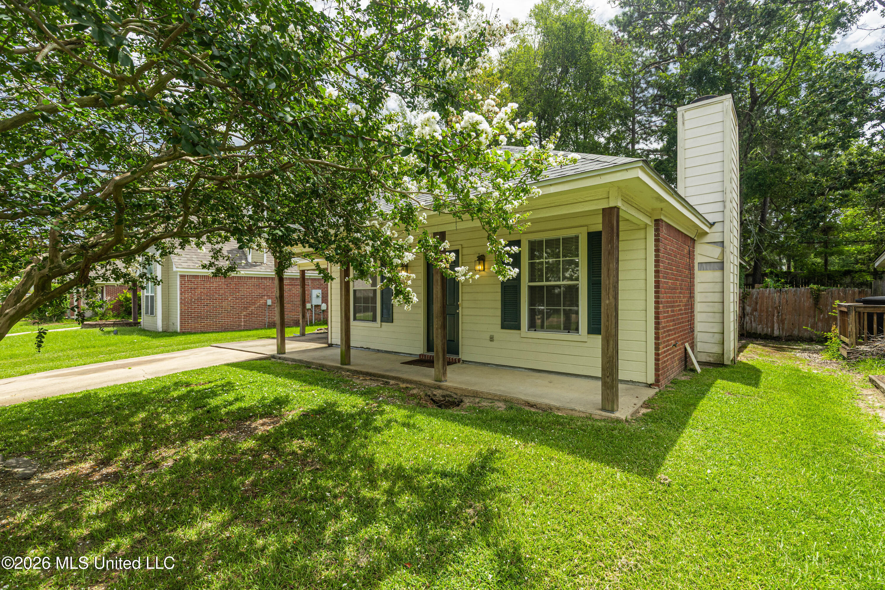 1212 Barnett Bend Circle Property Photo 4