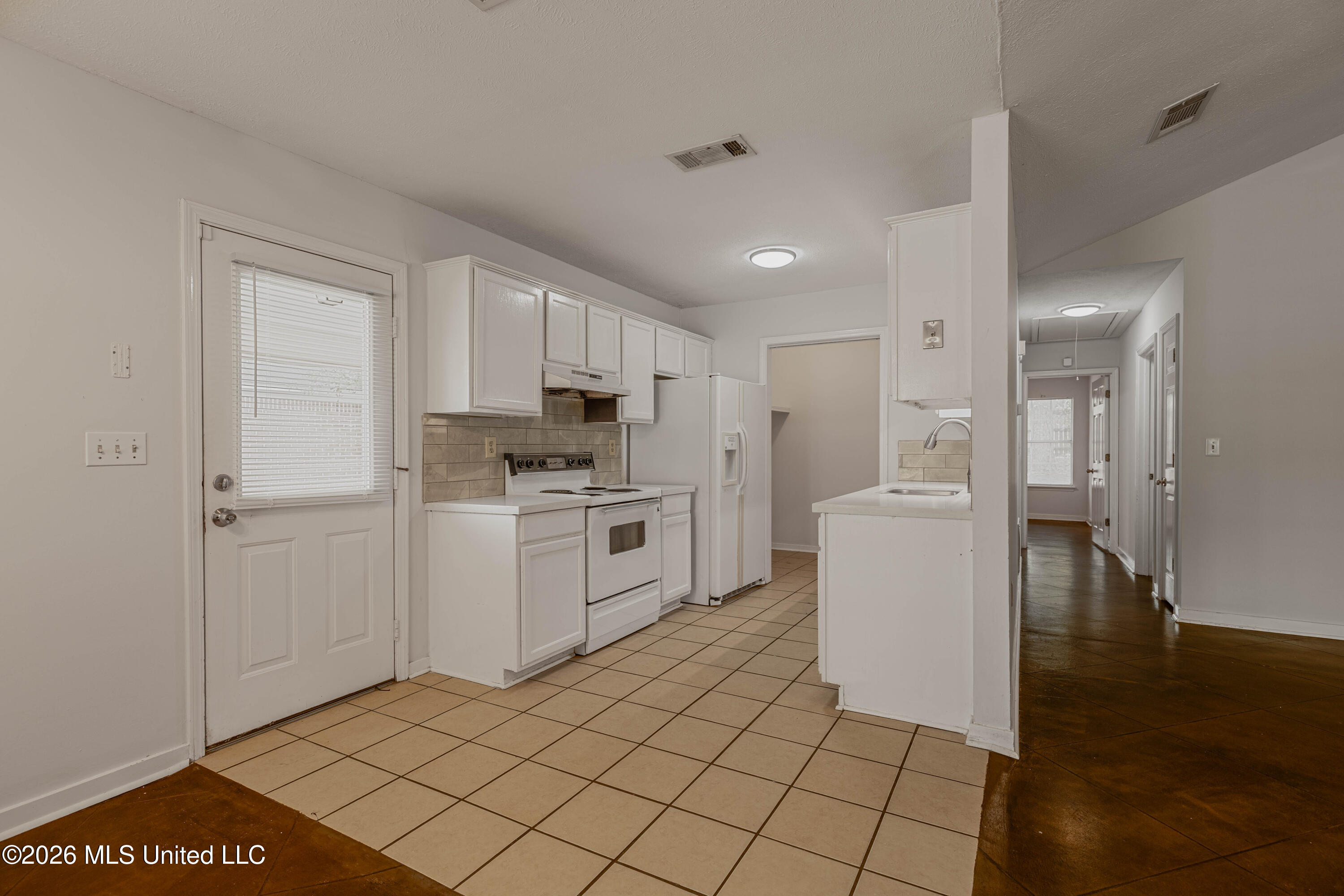 1212 Barnett Bend Circle Property Photo 12