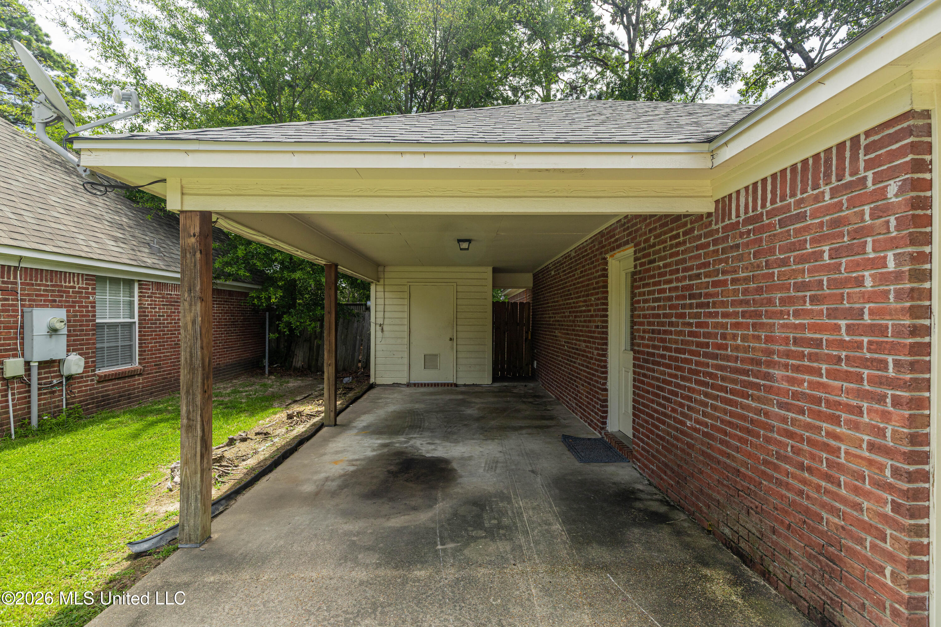 1212 Barnett Bend Circle Property Photo 27