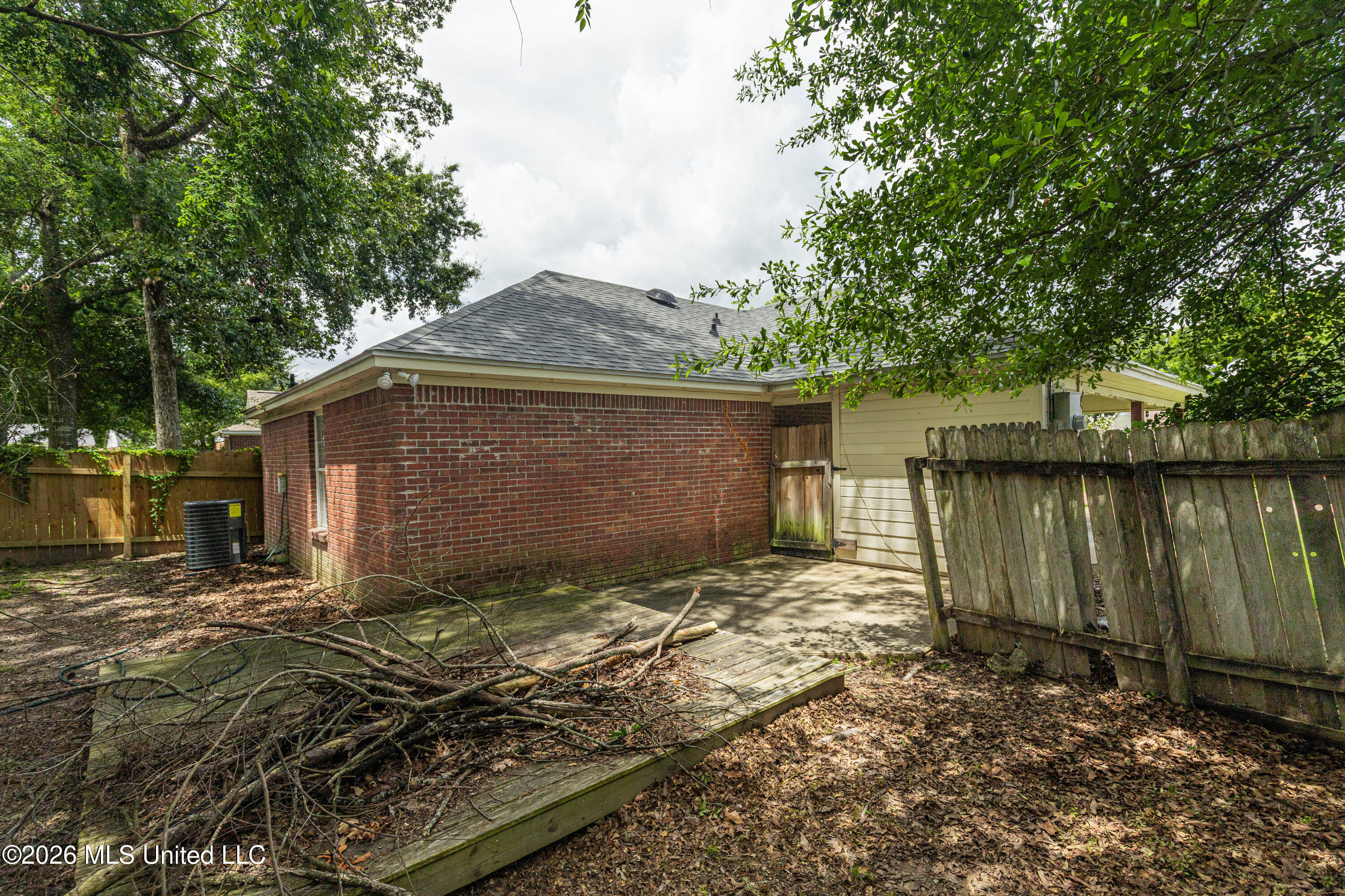 1212 Barnett Bend Circle Property Photo 29