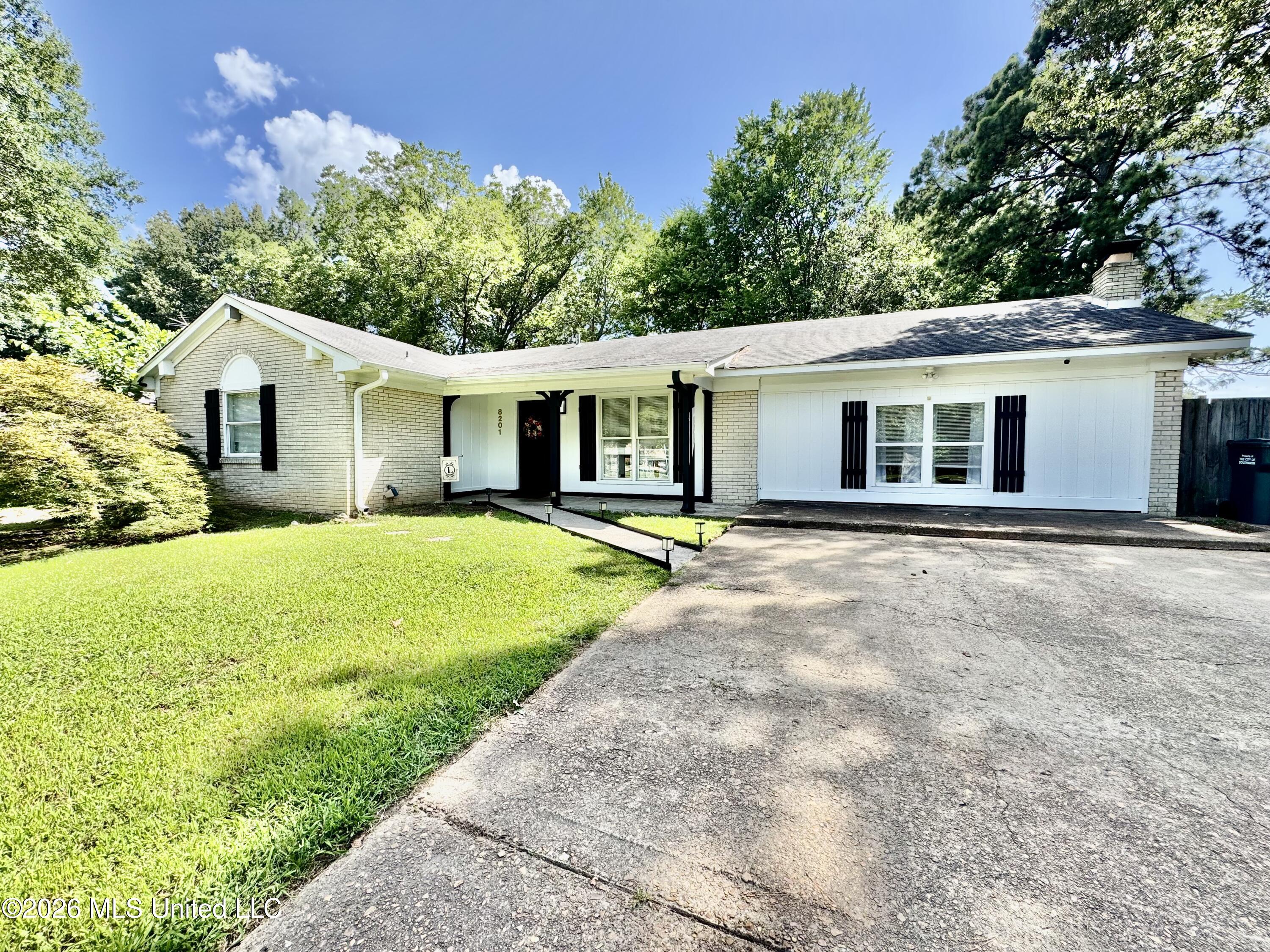 8201 Canterbury Drive Property Photo 3