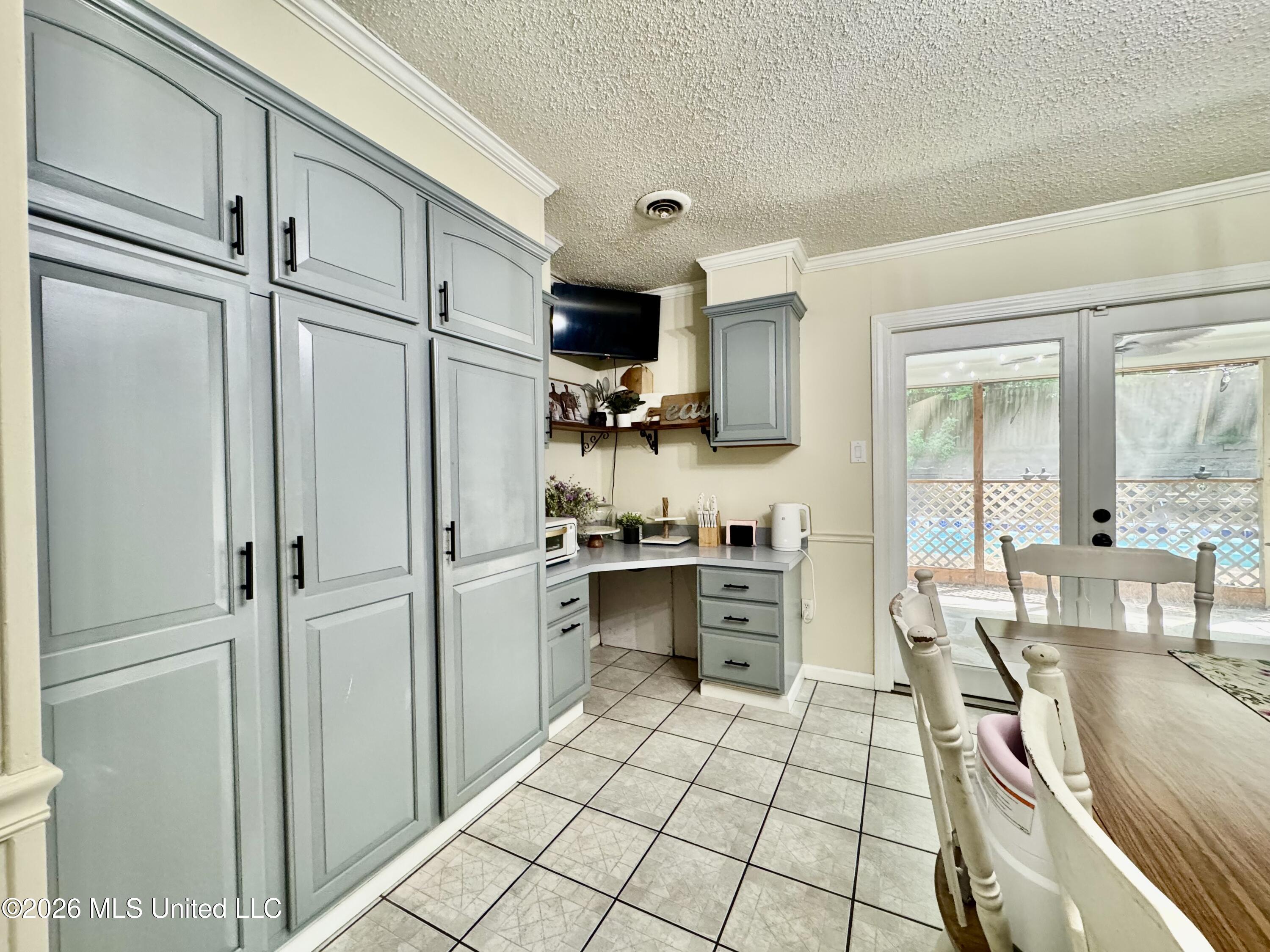 8201 Canterbury Drive Property Photo 21