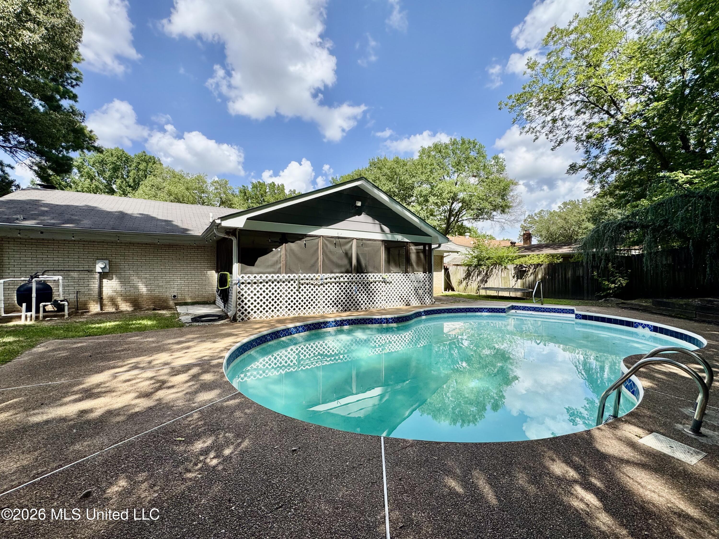 8201 Canterbury Drive Property Photo 33