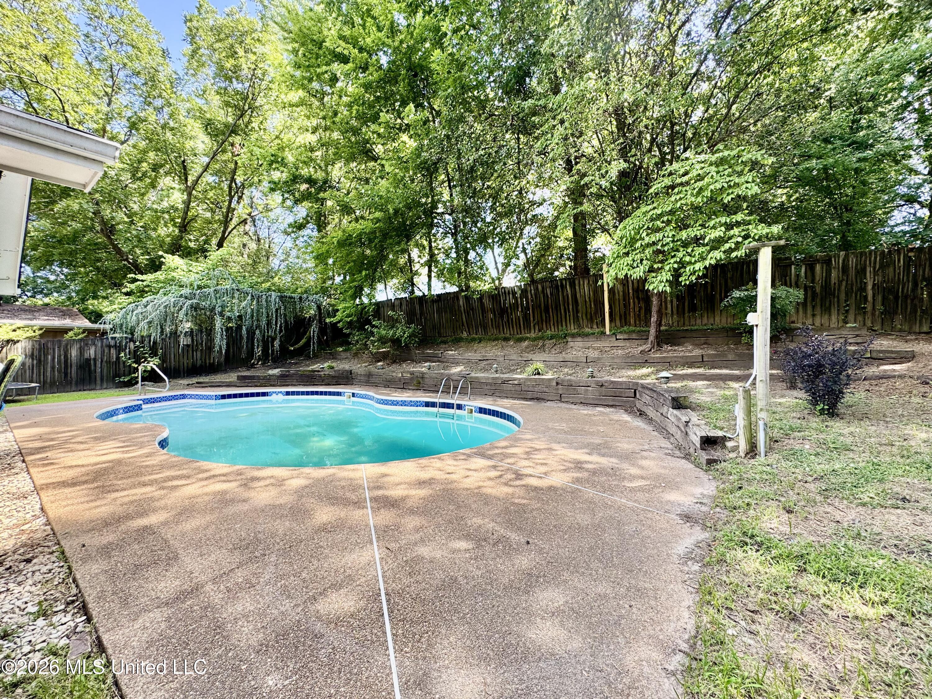 8201 Canterbury Drive Property Photo 34