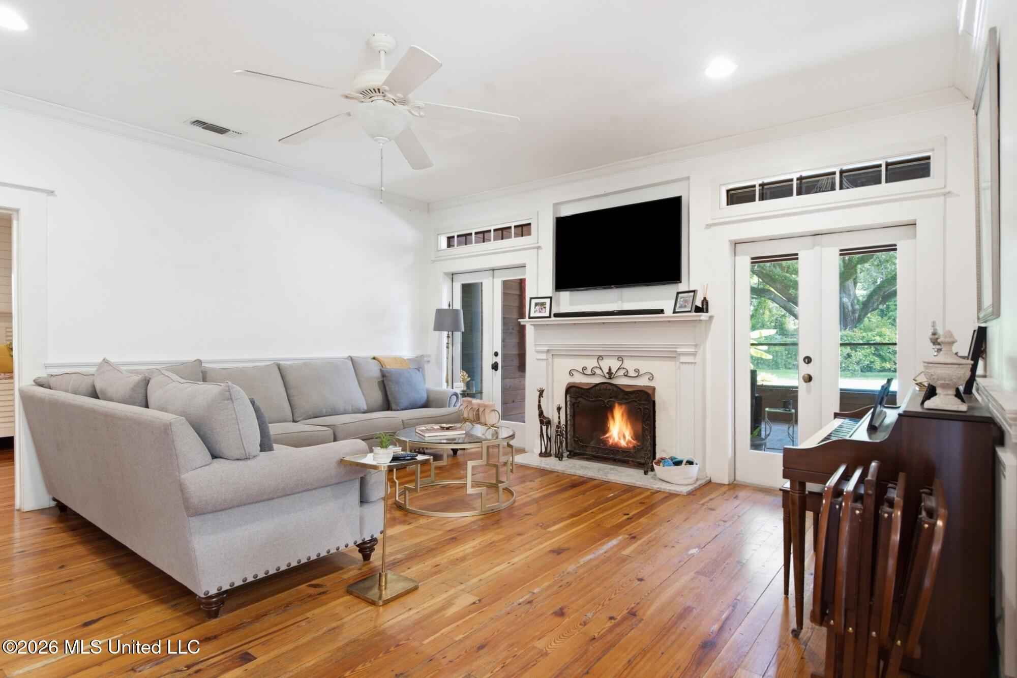 940 2nd Street Property Photo 18