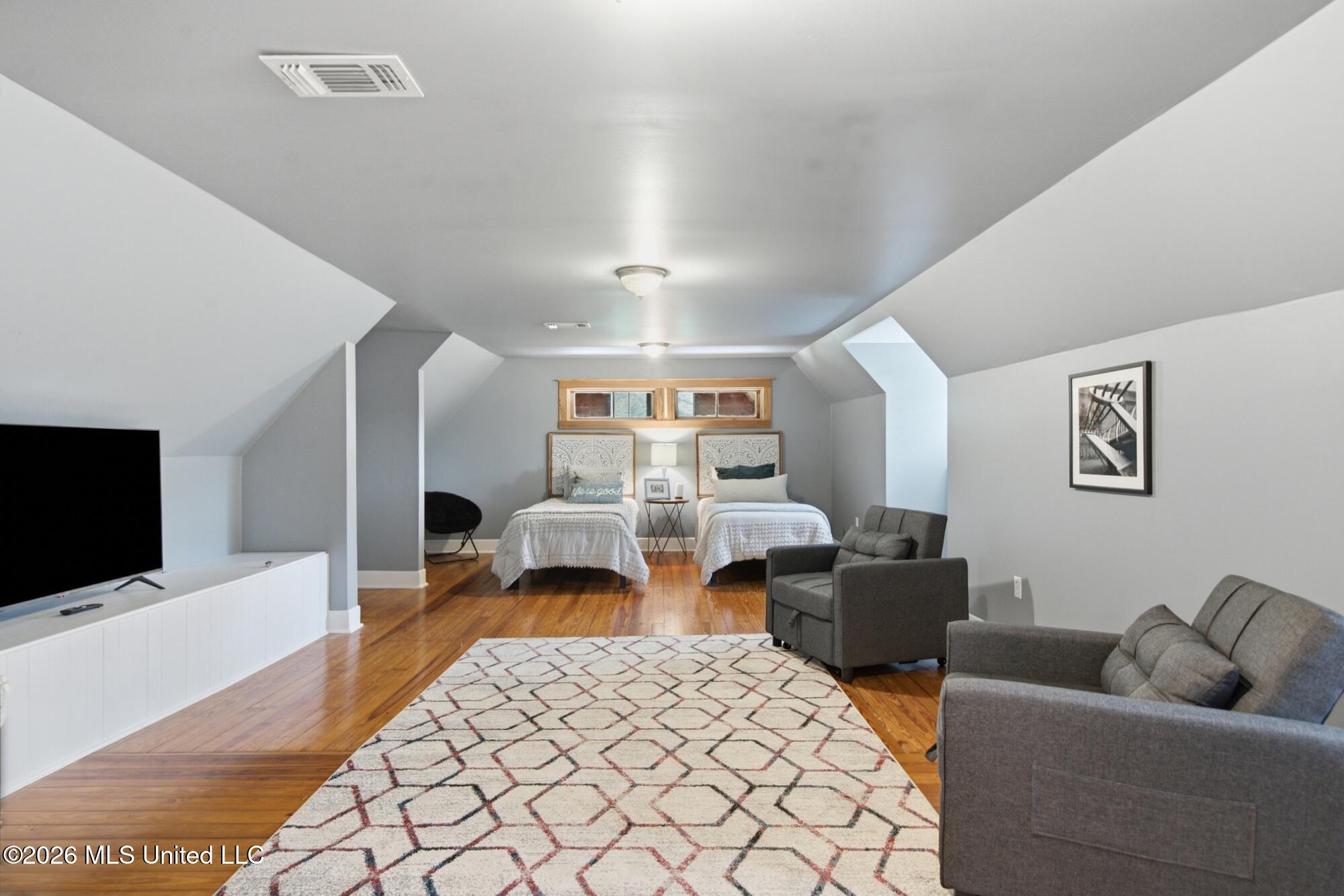 940 2nd Street Property Photo 31