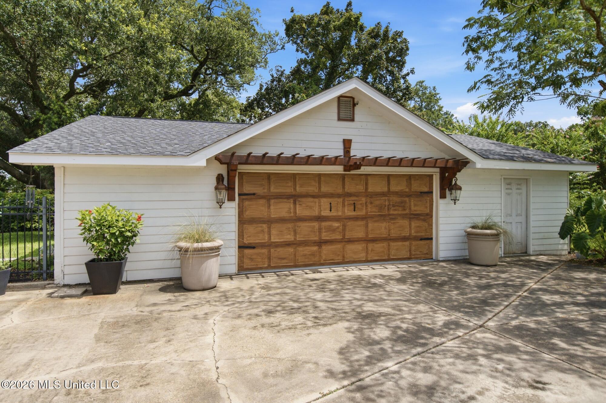 940 2nd Street Property Photo 43