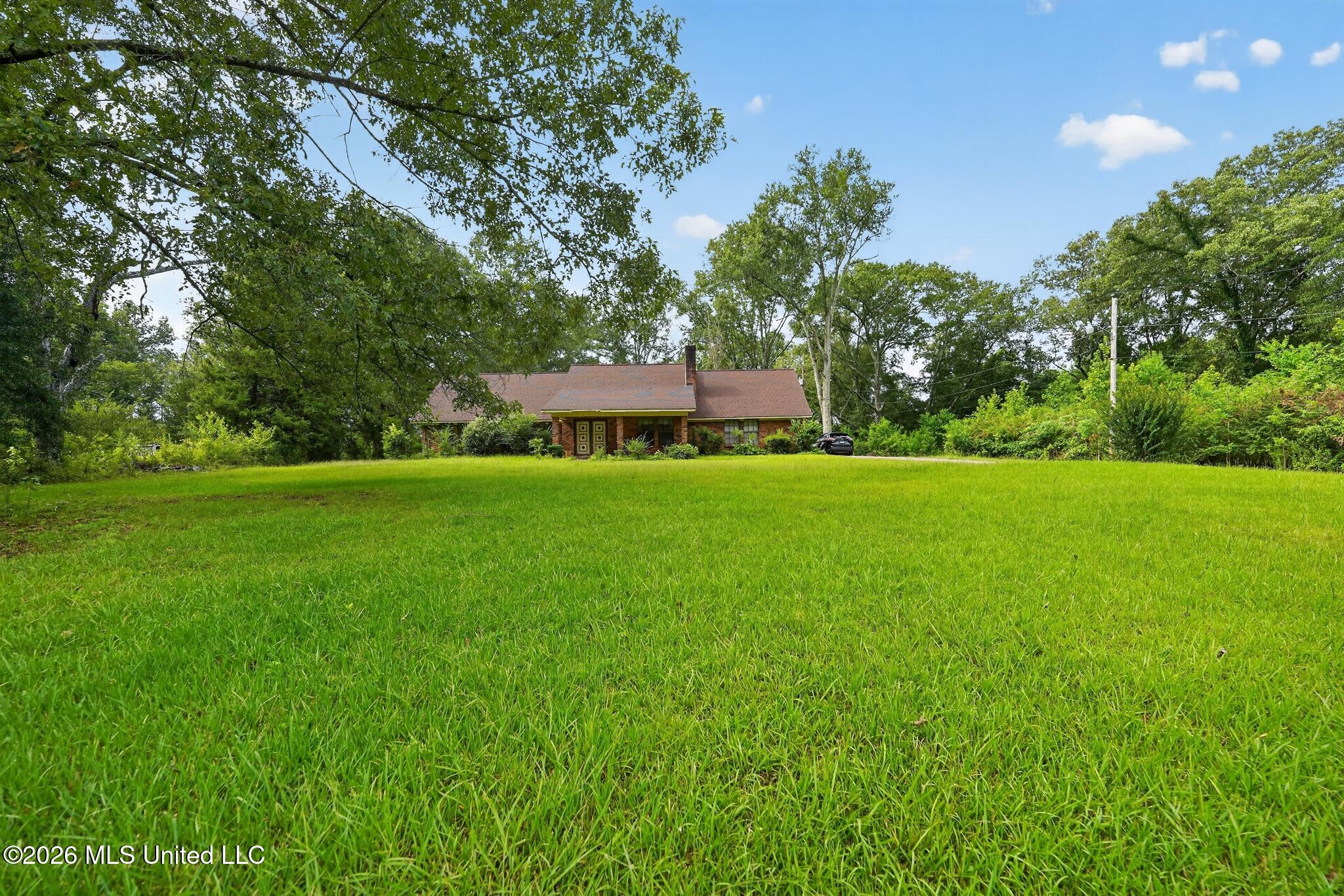 6077 N Mcraven Road Property Photo 1
