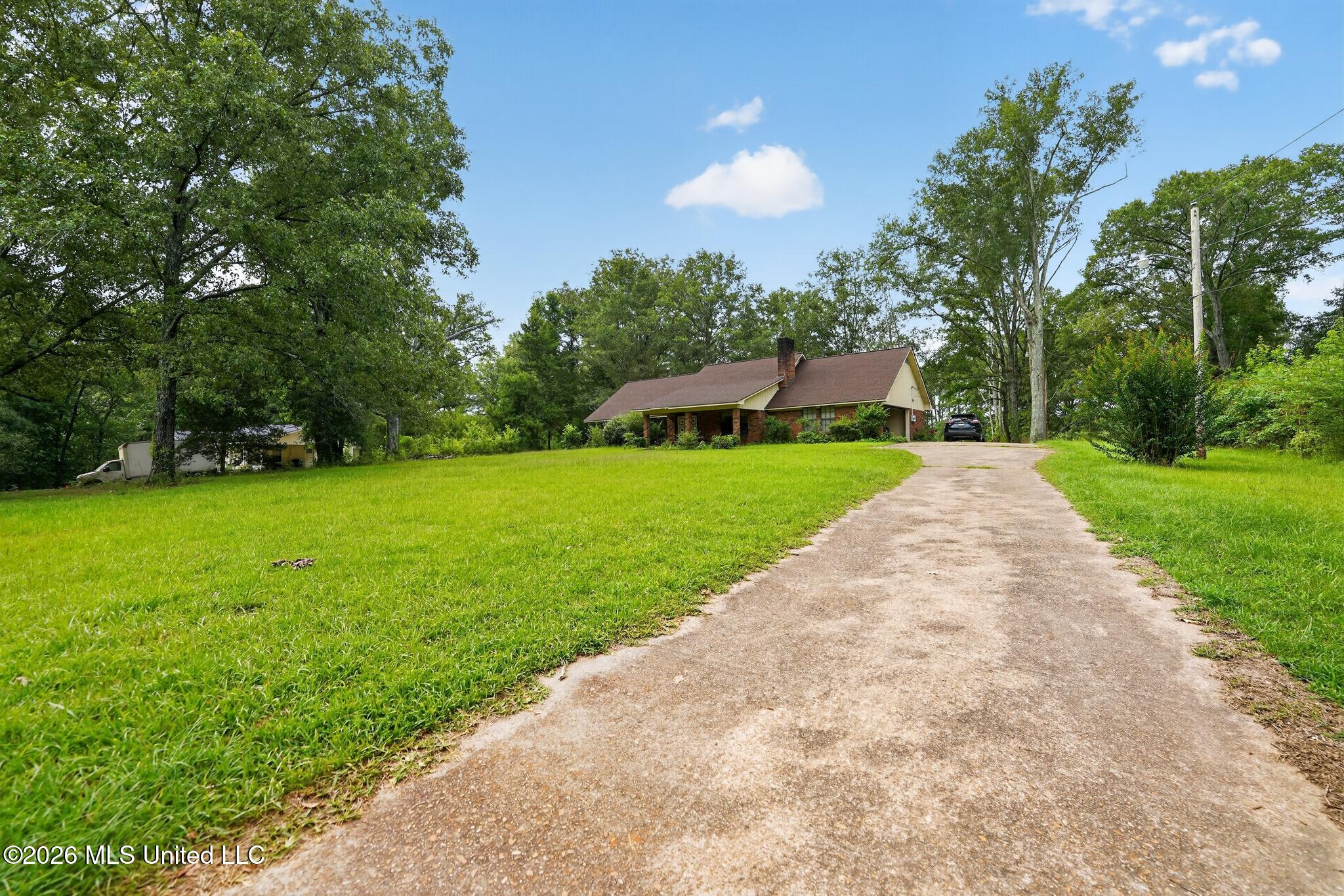 6077 N Mcraven Road Property Photo 5