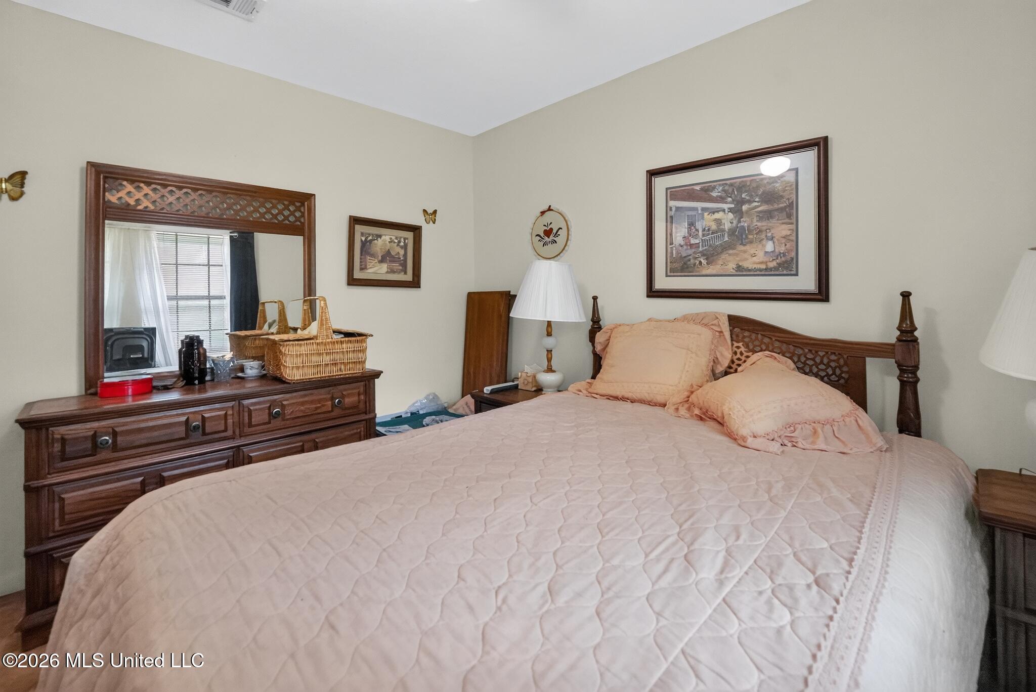 6077 N Mcraven Road Property Photo 14