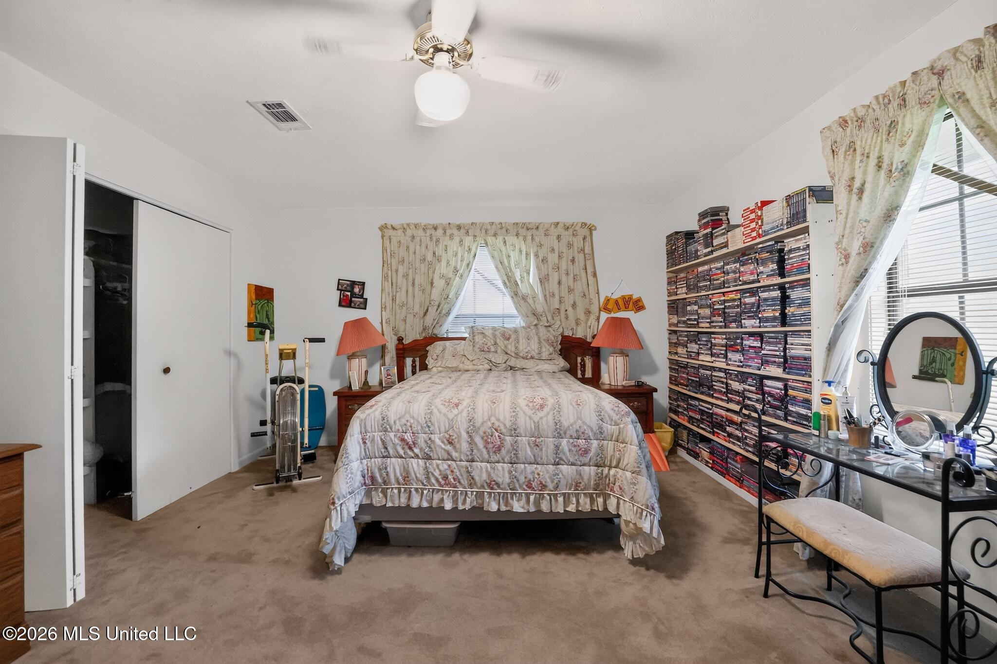 6077 N Mcraven Road Property Photo 15
