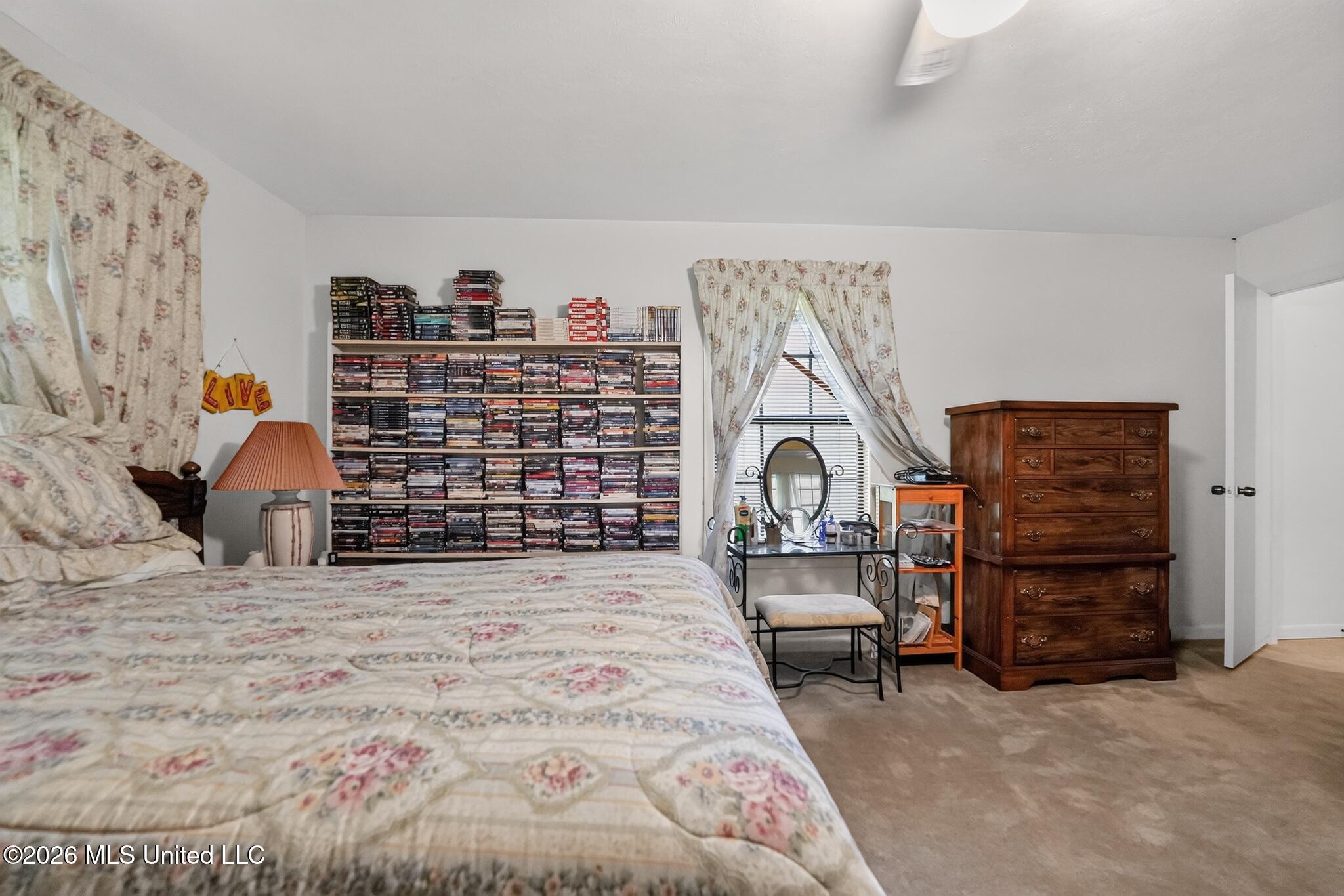 6077 N Mcraven Road Property Photo 16