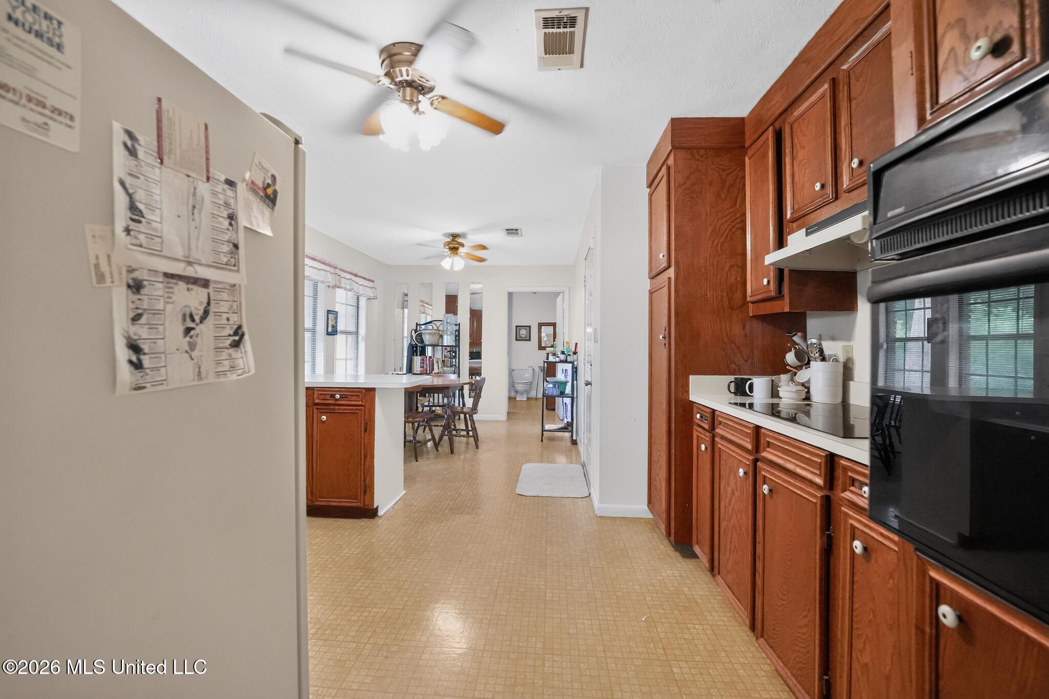 6077 N Mcraven Road Property Photo 22