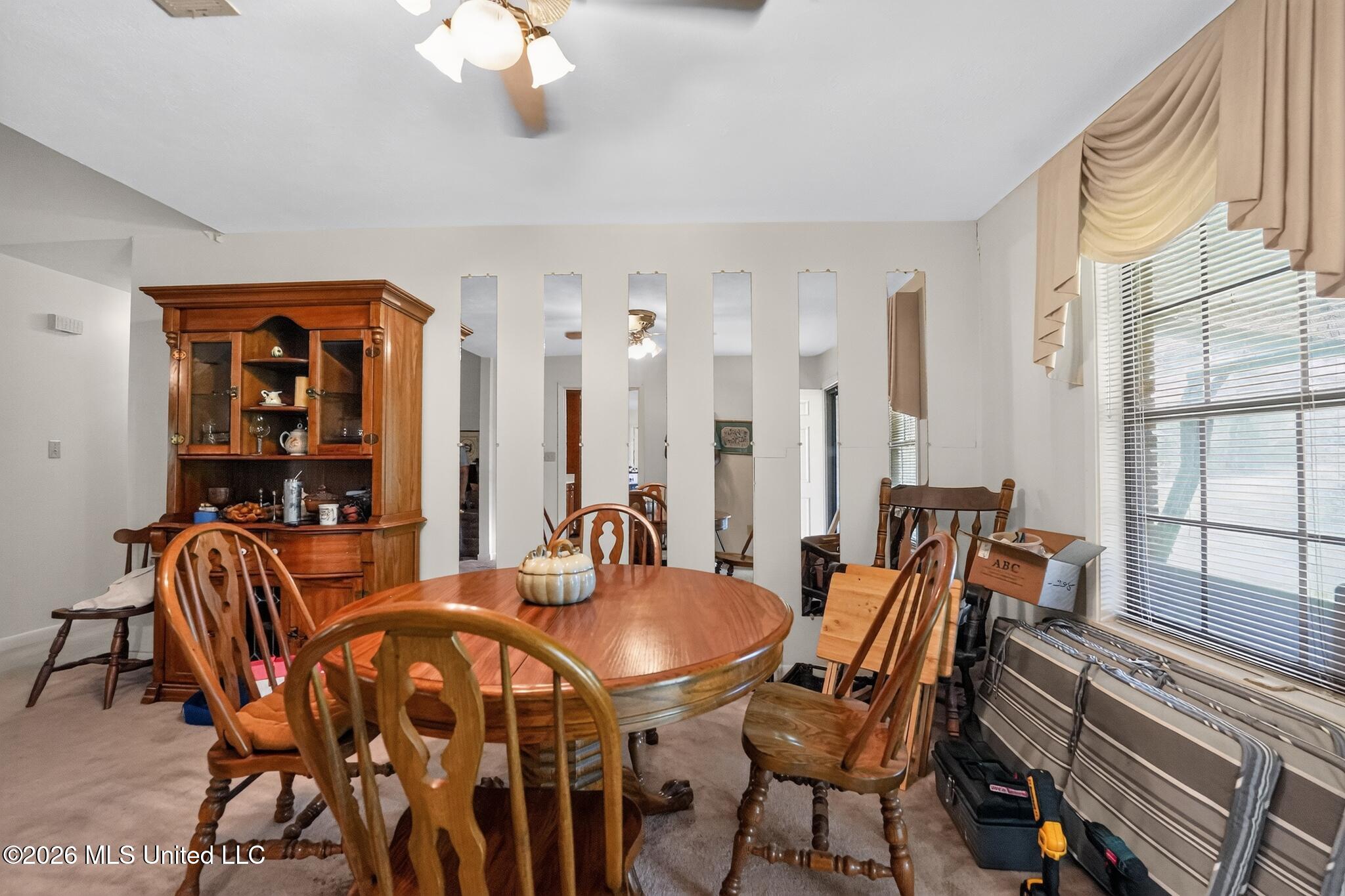 6077 N Mcraven Road Property Photo 27