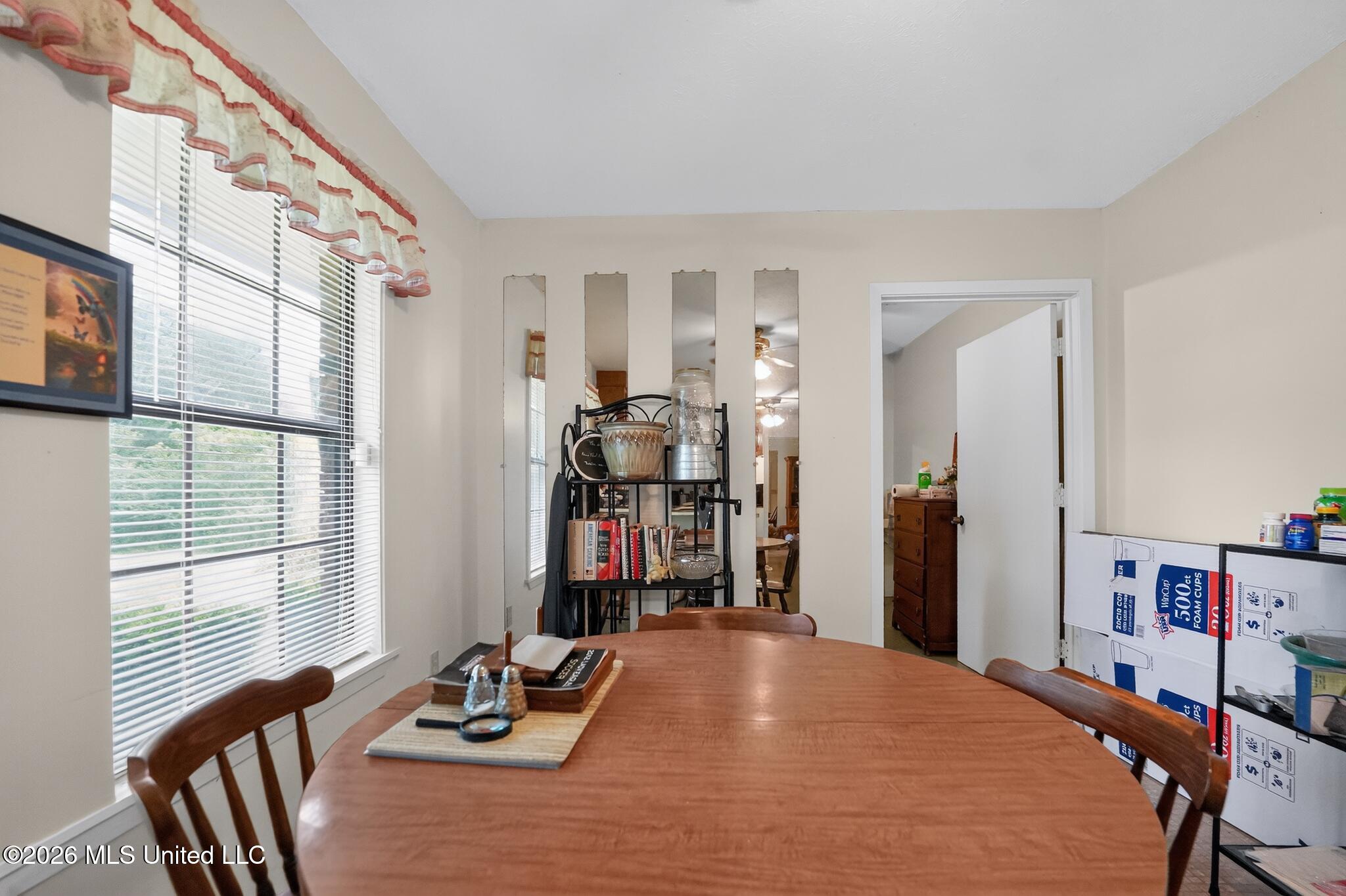 6077 N Mcraven Road Property Photo 28