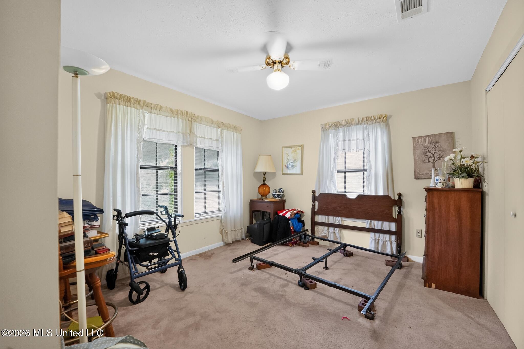 6077 N Mcraven Road Property Photo 34