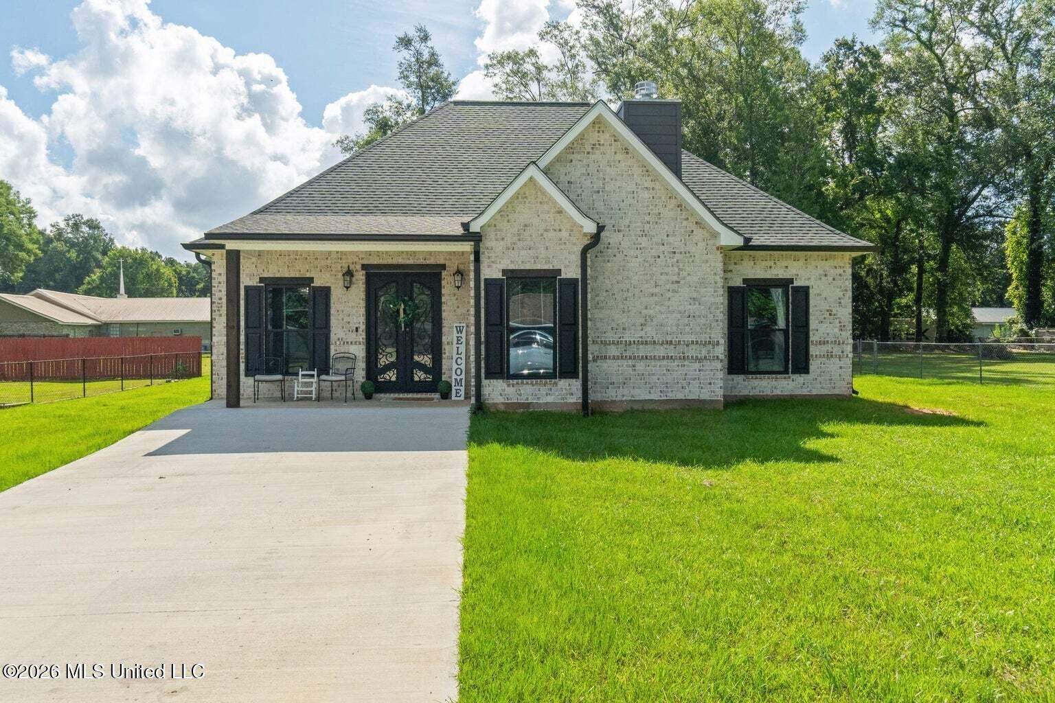 207 S Jackson Avenue Property Photo 1