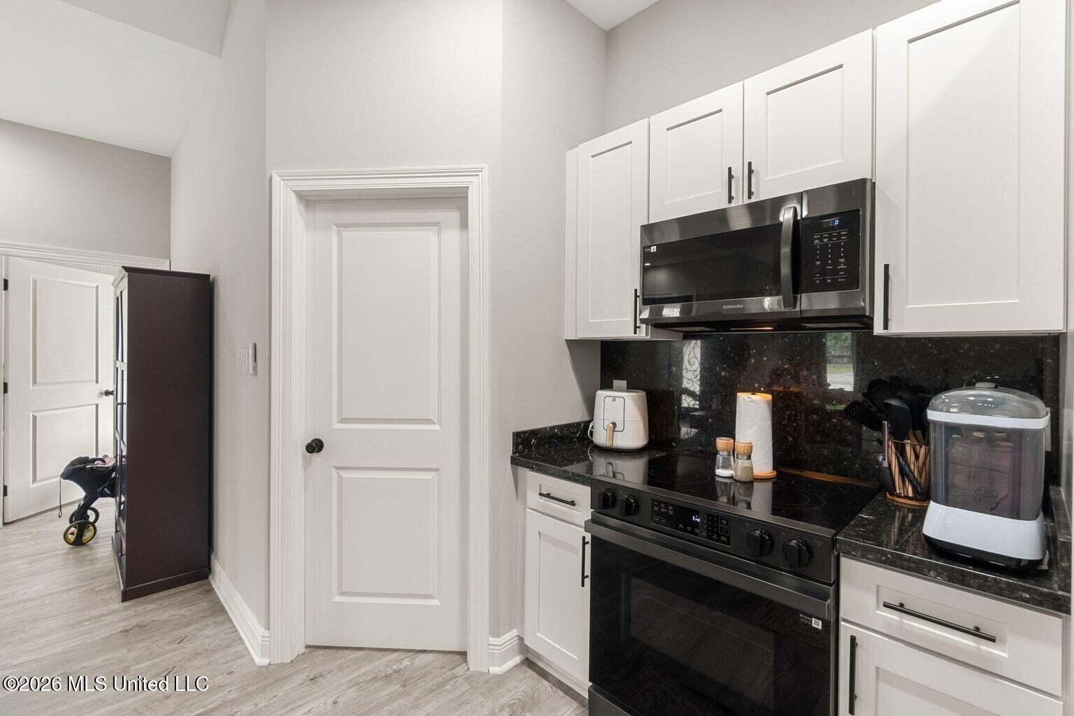 207 S Jackson Avenue Property Photo 11