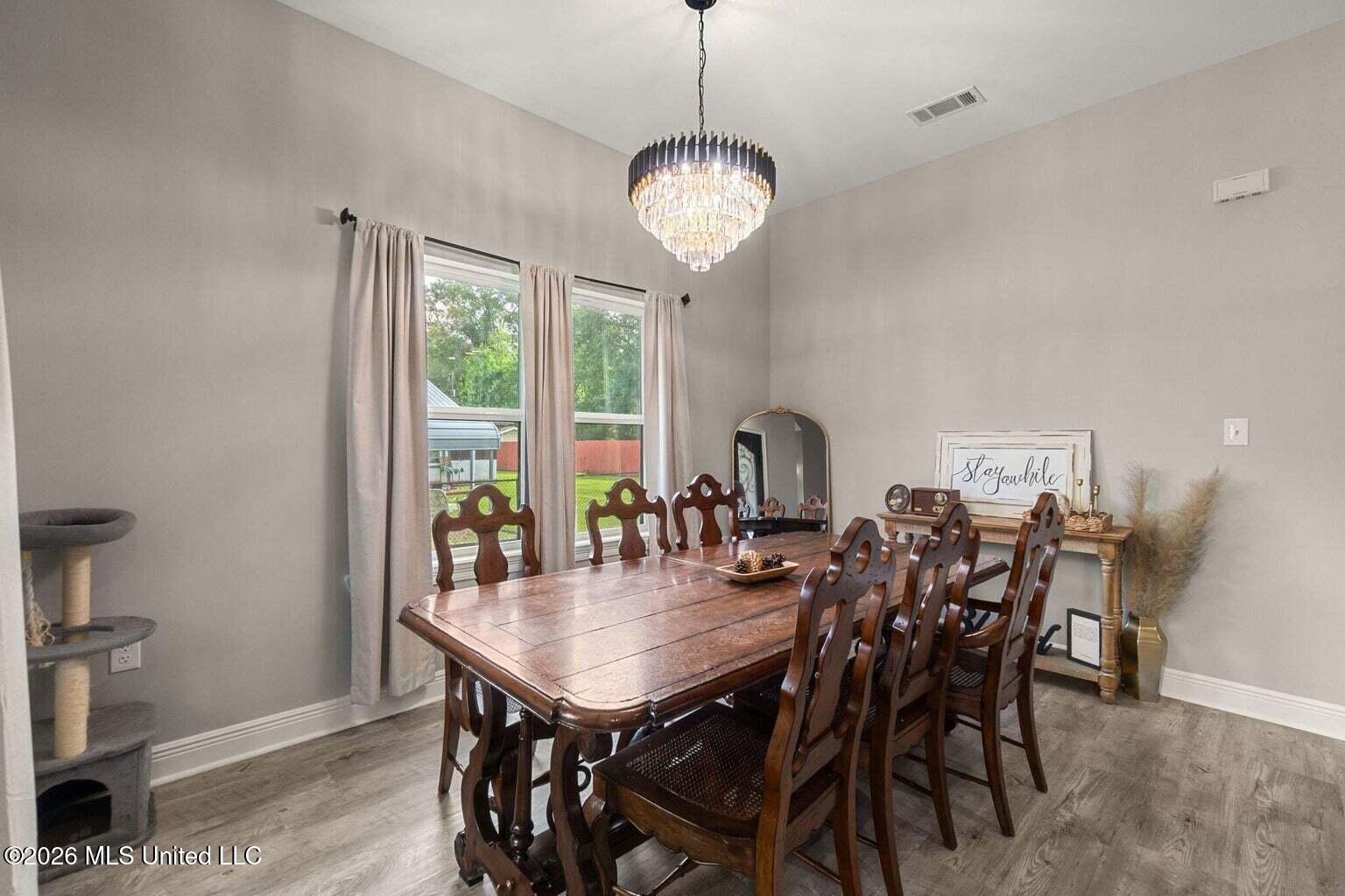 207 S Jackson Avenue Property Photo 15
