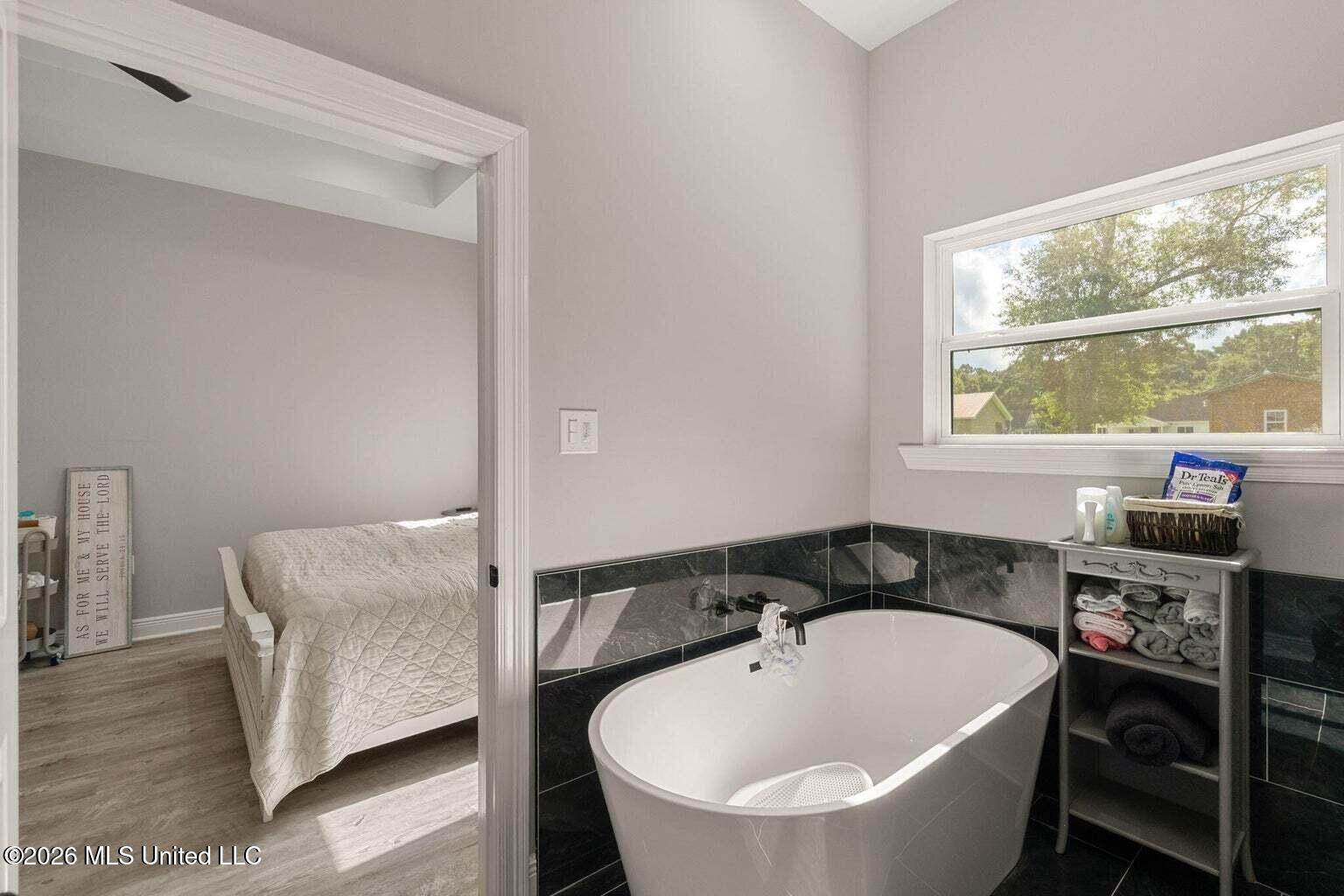 207 S Jackson Avenue Property Photo 19