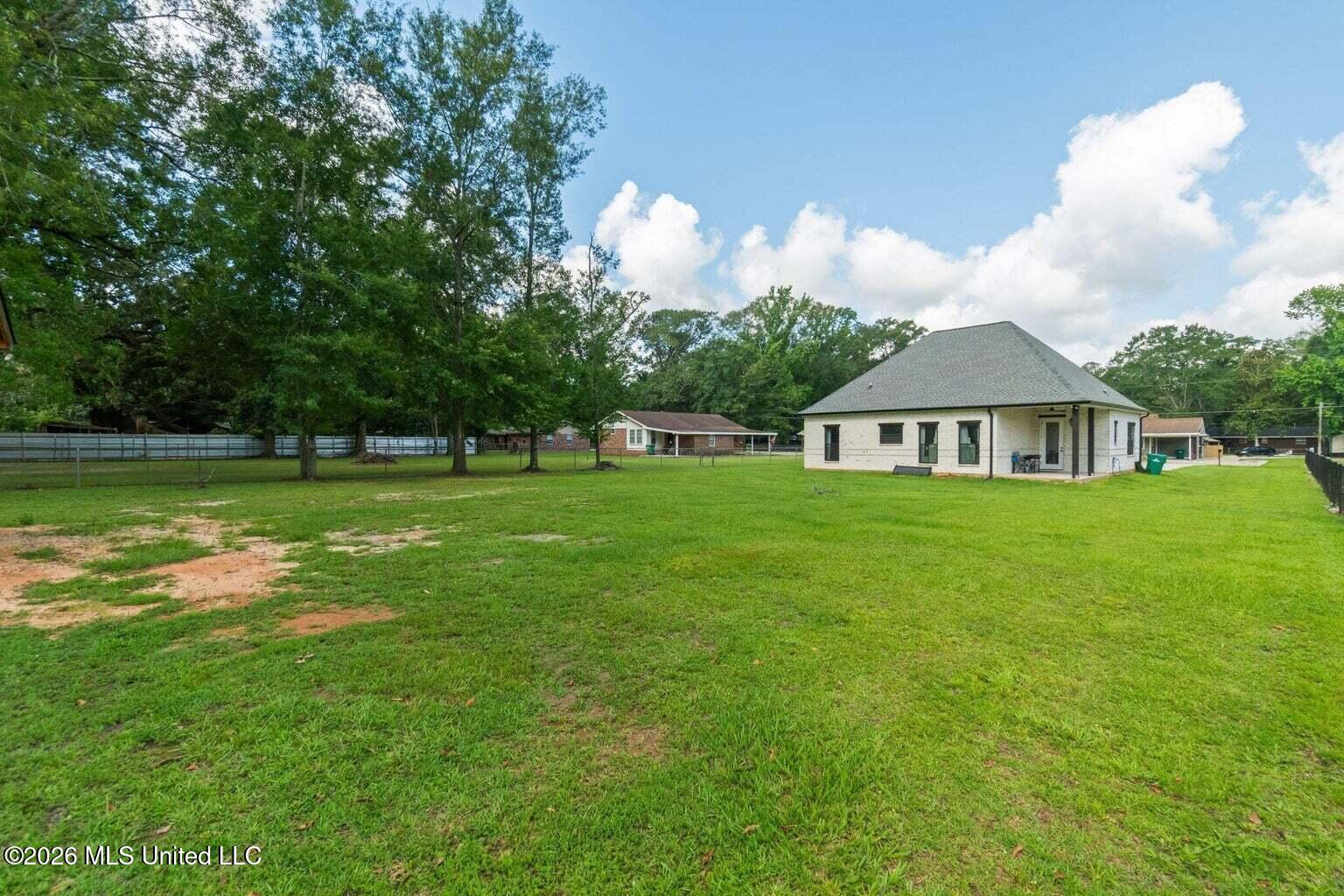 207 S Jackson Avenue Property Photo 31