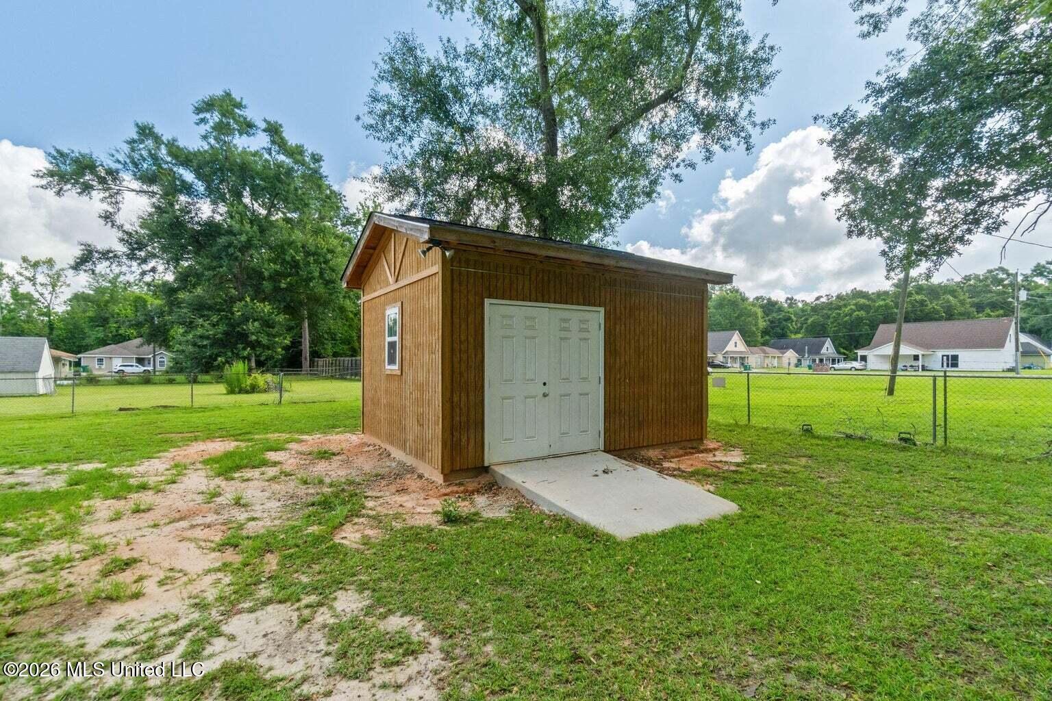 207 S Jackson Avenue Property Photo 35