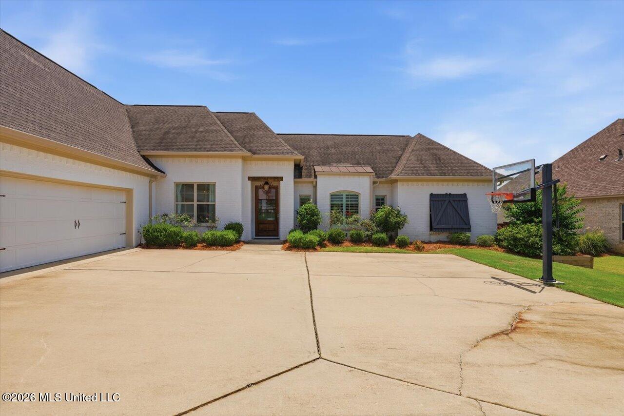 104 Camden Trail Property Photo 3