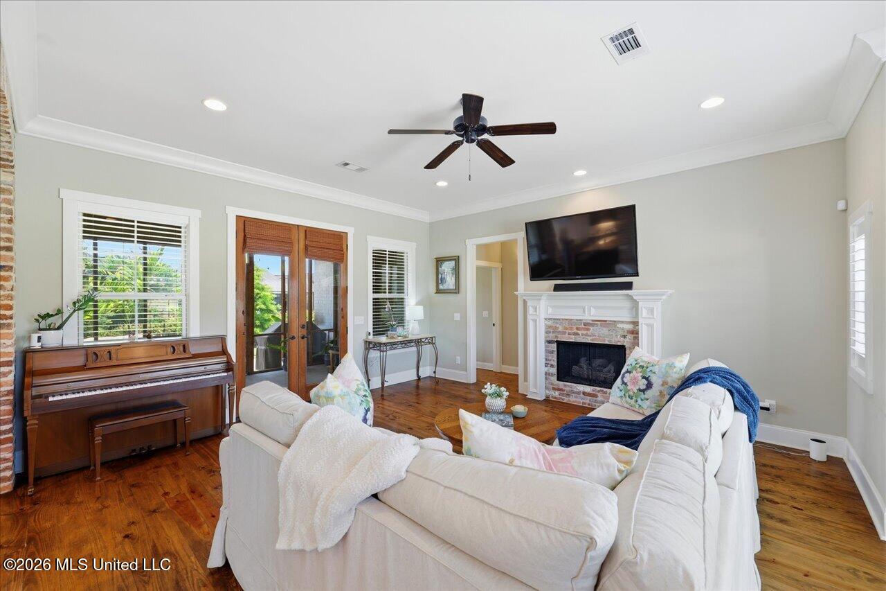 104 Camden Trail Property Photo 6