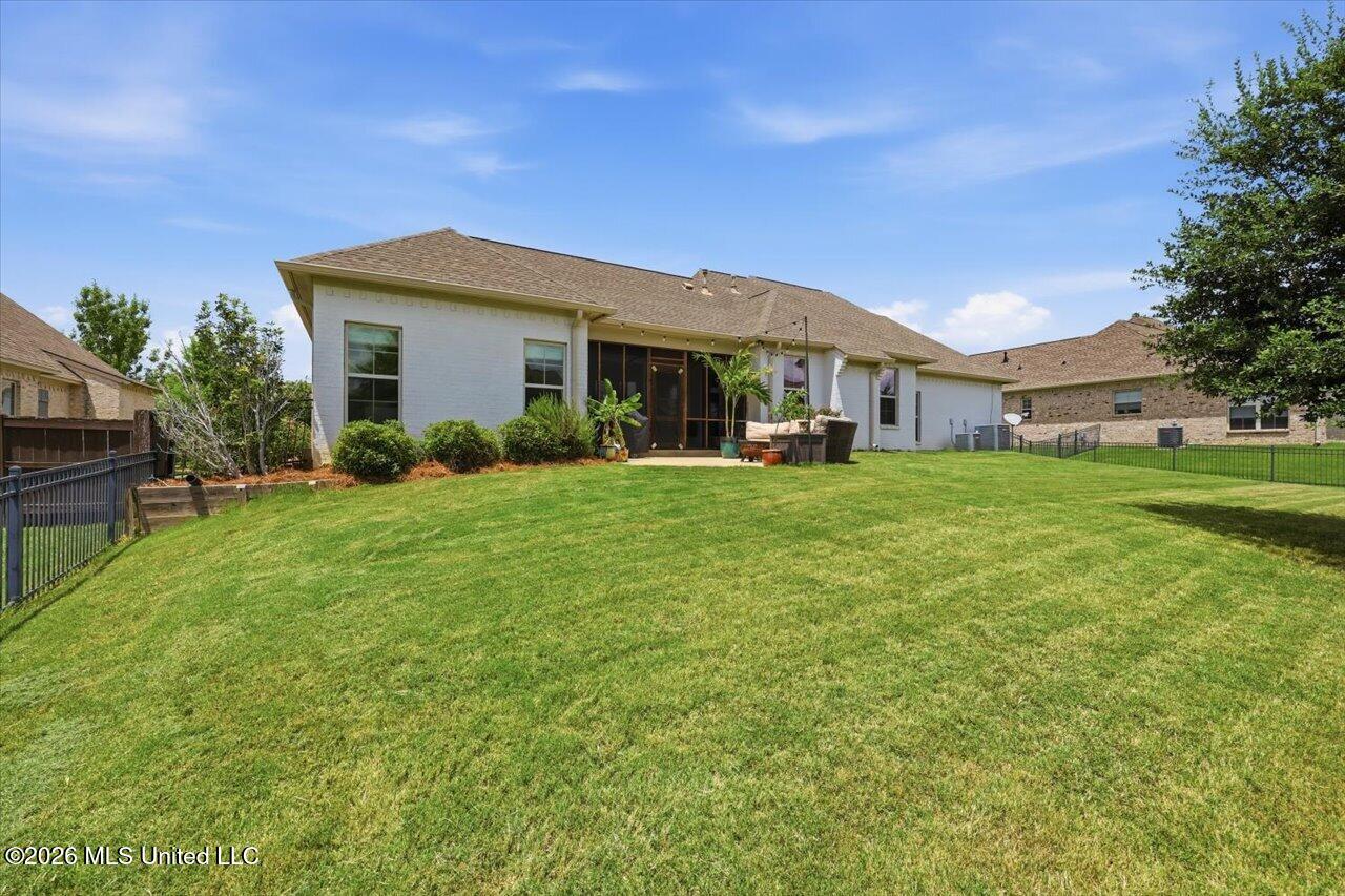 104 Camden Trail Property Photo 42