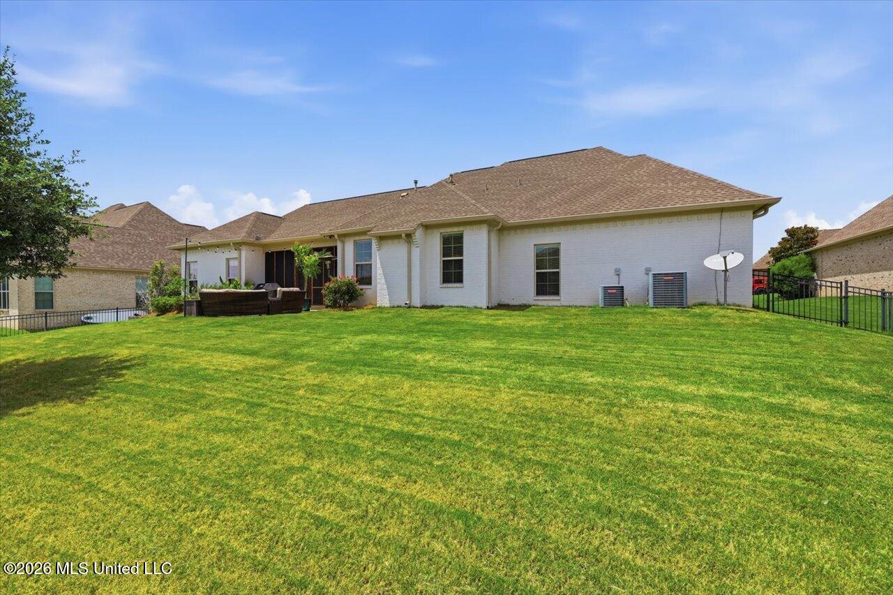 104 Camden Trail Property Photo 43