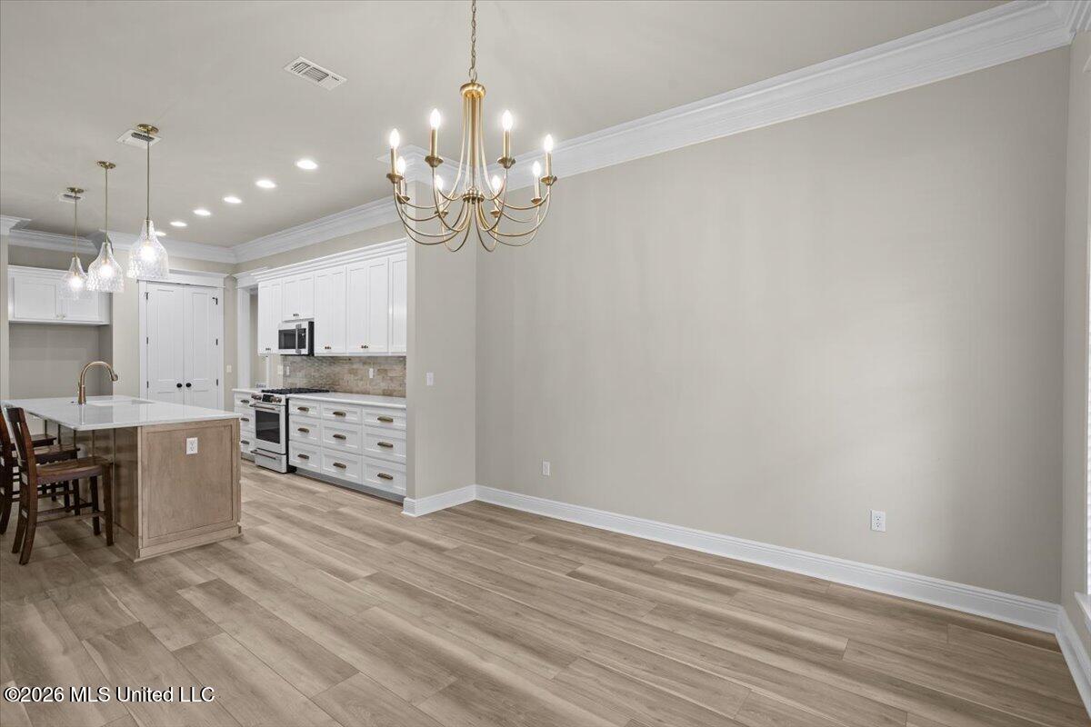 216 E Mccormick Drive Property Photo 14