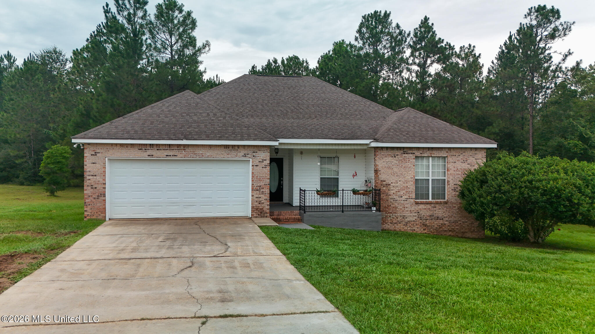 21645 E Ridge Drive Property Photo 1