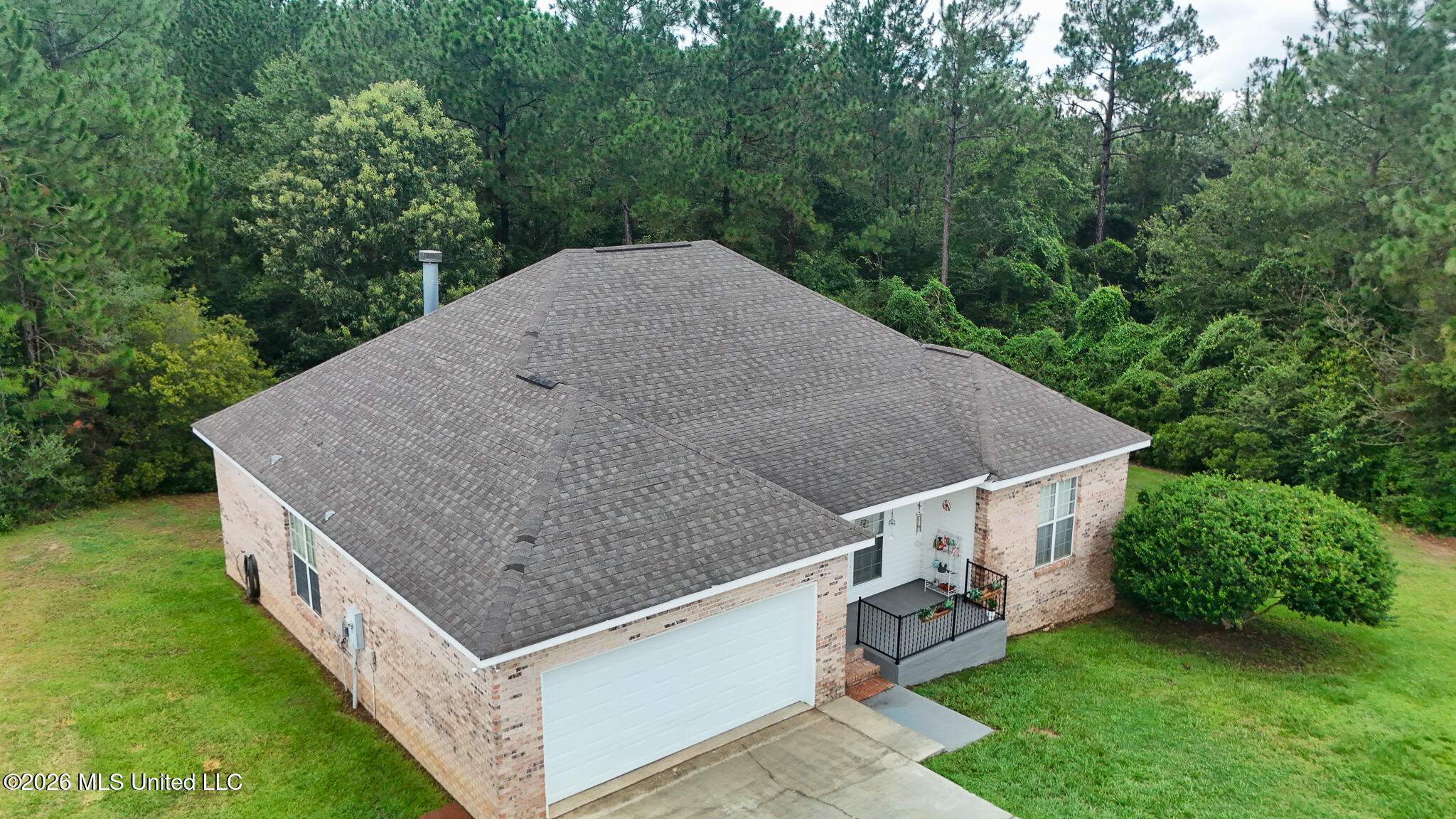 21645 E Ridge Drive Property Photo 4