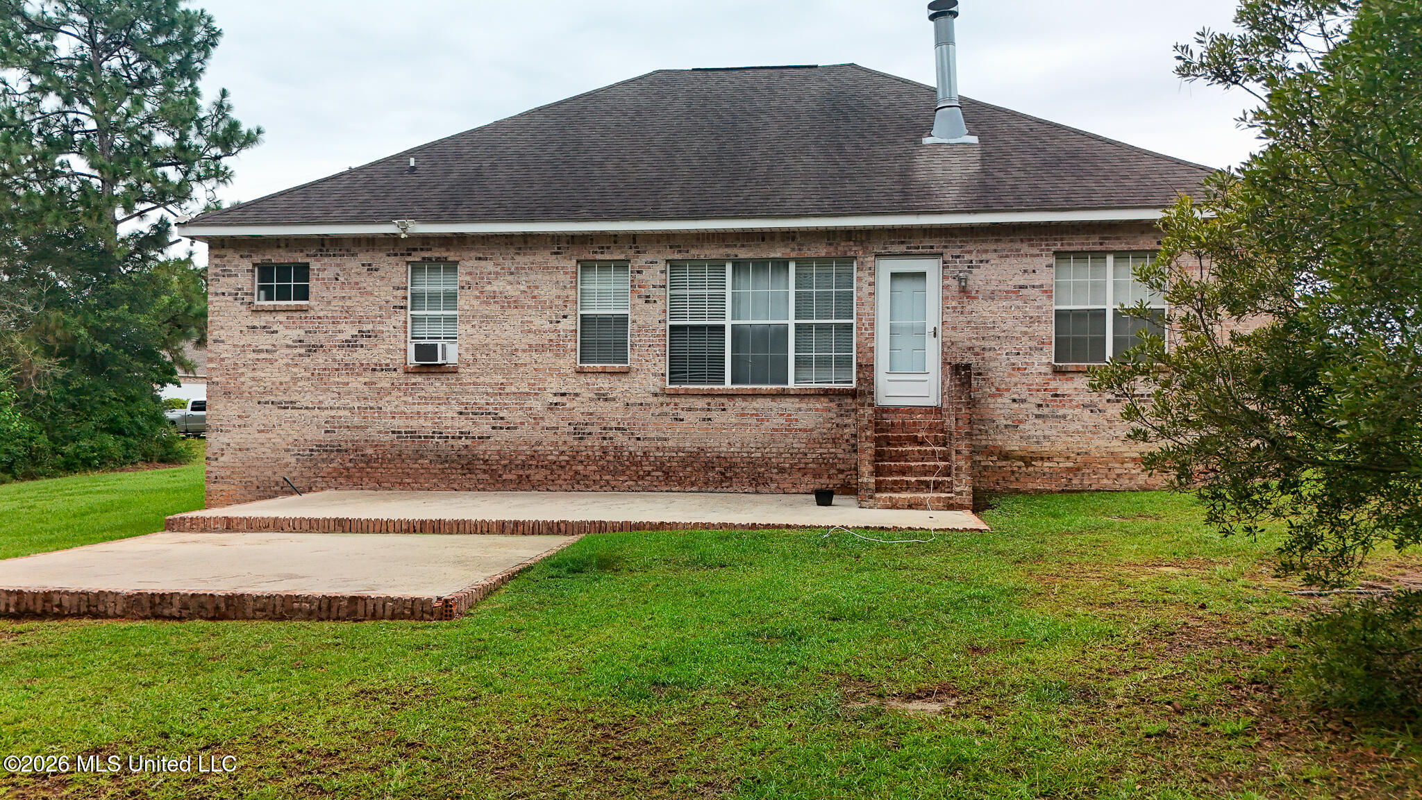 21645 E Ridge Drive Property Photo 9