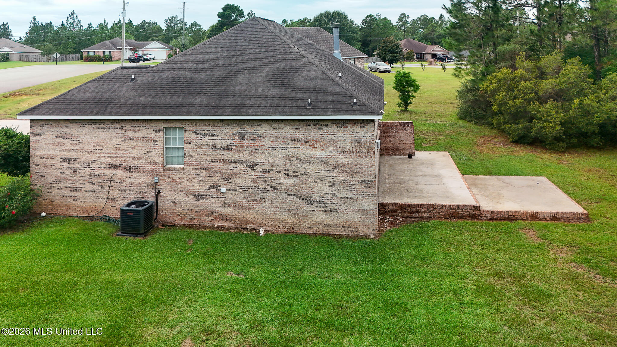 21645 E Ridge Drive Property Photo 10