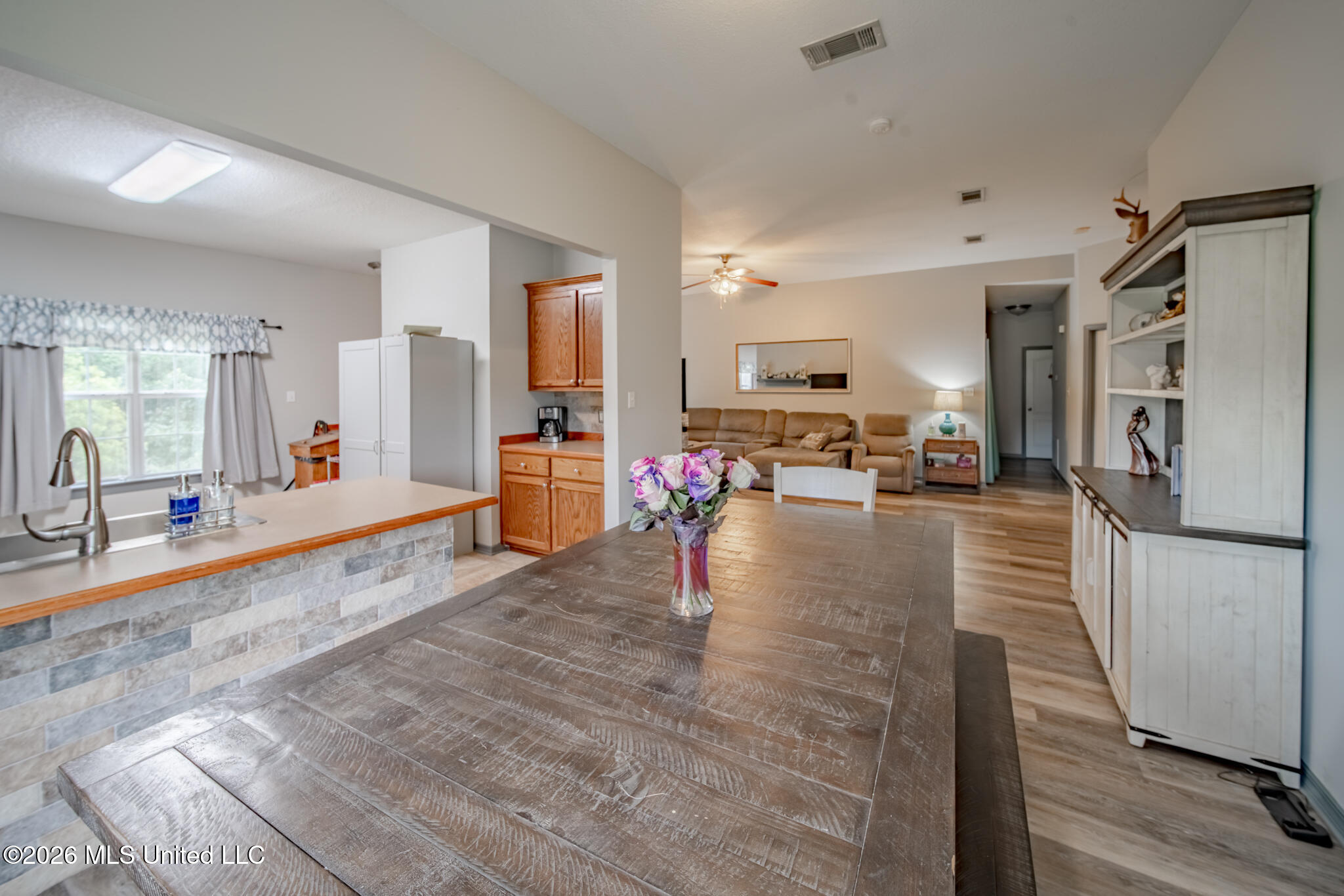 21645 E Ridge Drive Property Photo 10