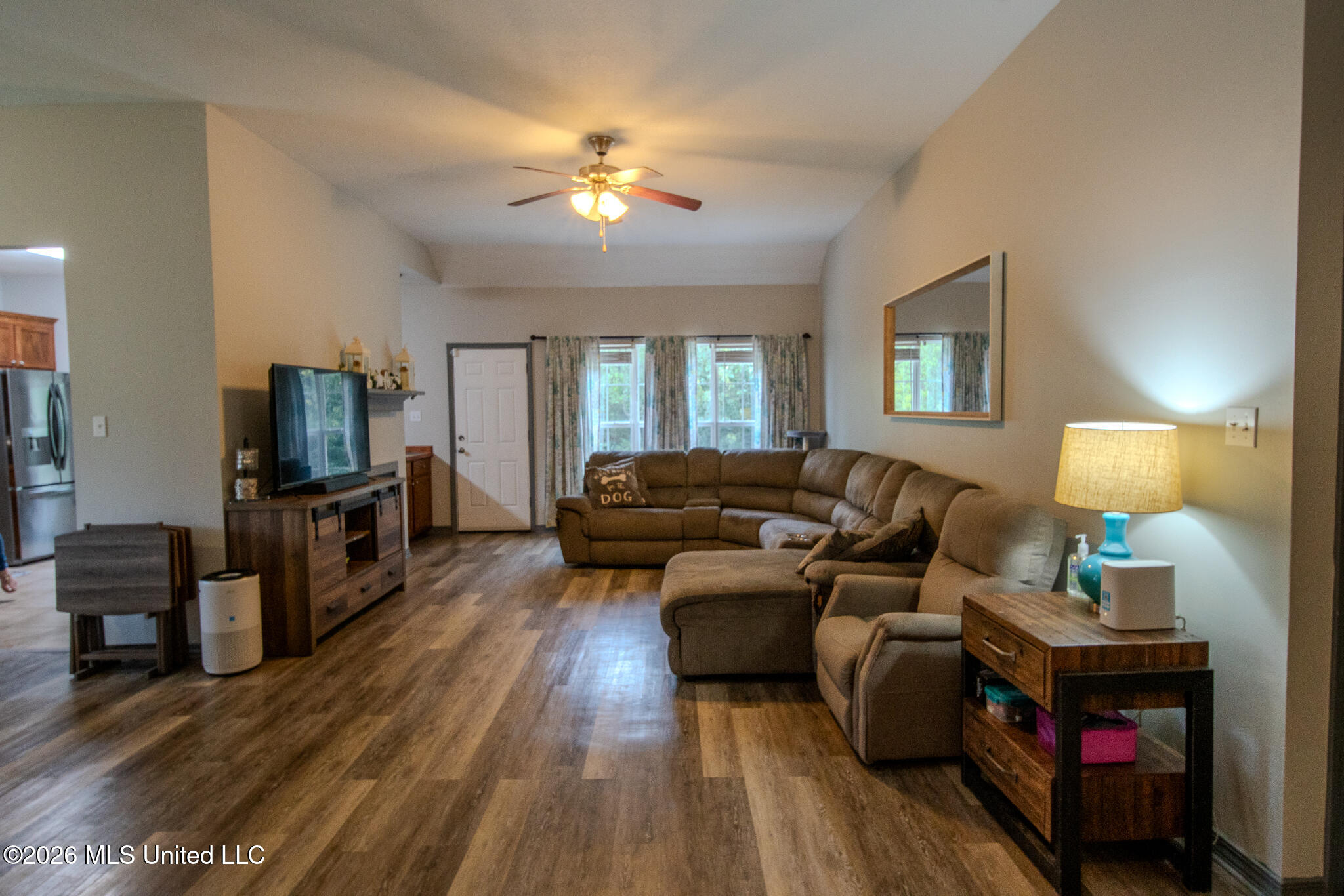 21645 E Ridge Drive Property Photo 13
