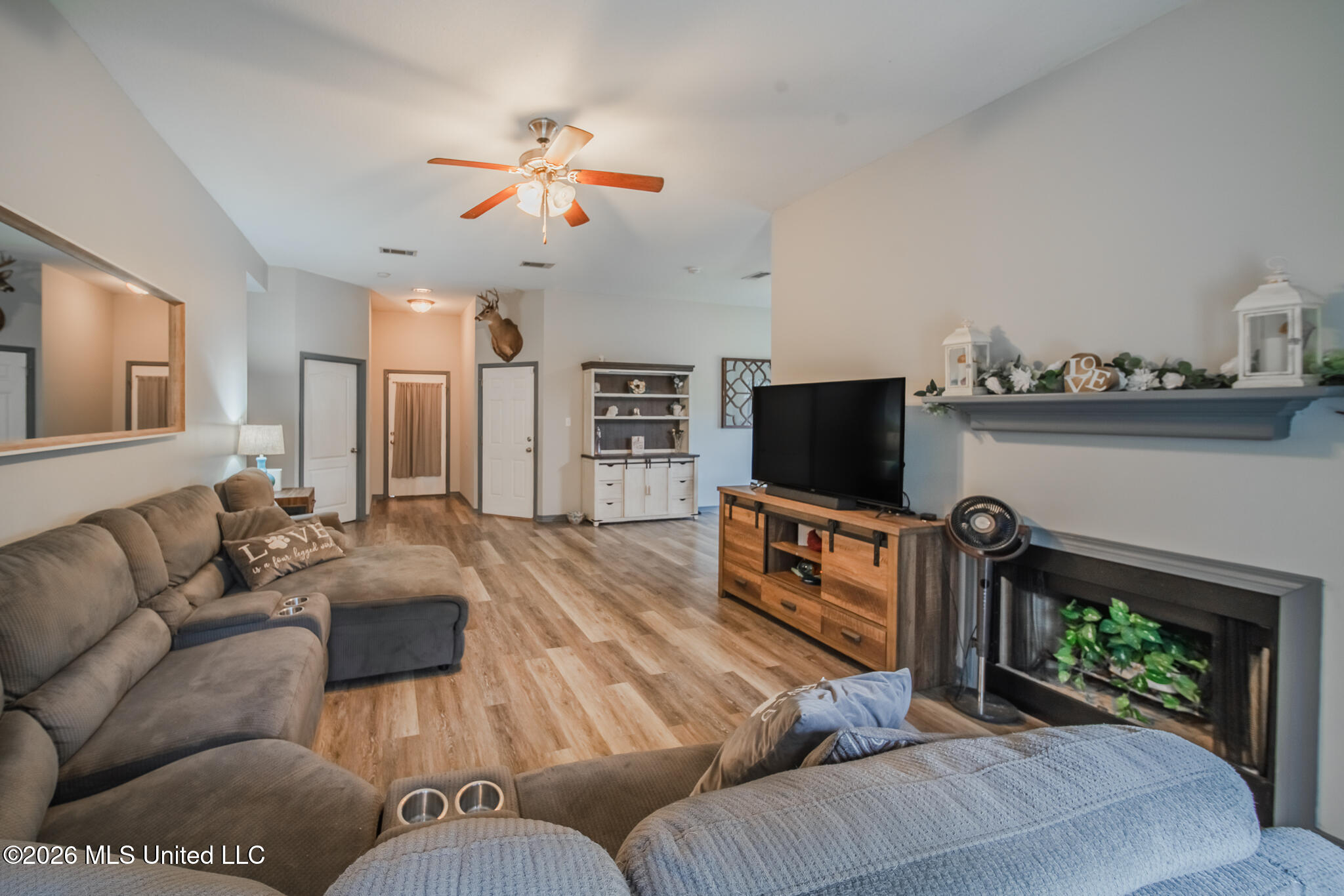 21645 E Ridge Drive Property Photo 18