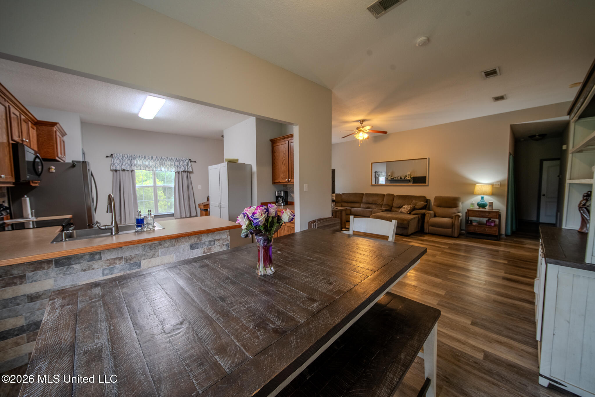 21645 E Ridge Drive Property Photo 22