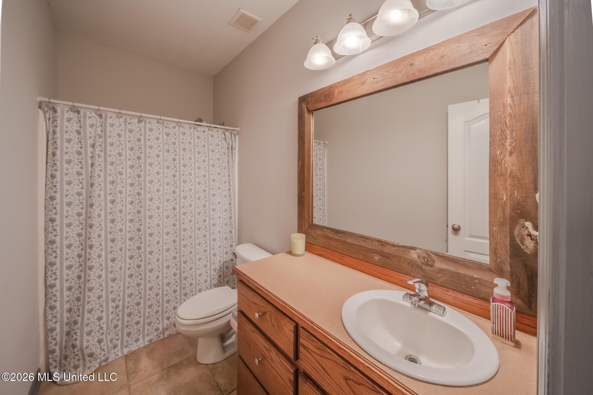 21645 E Ridge Drive Property Photo 28