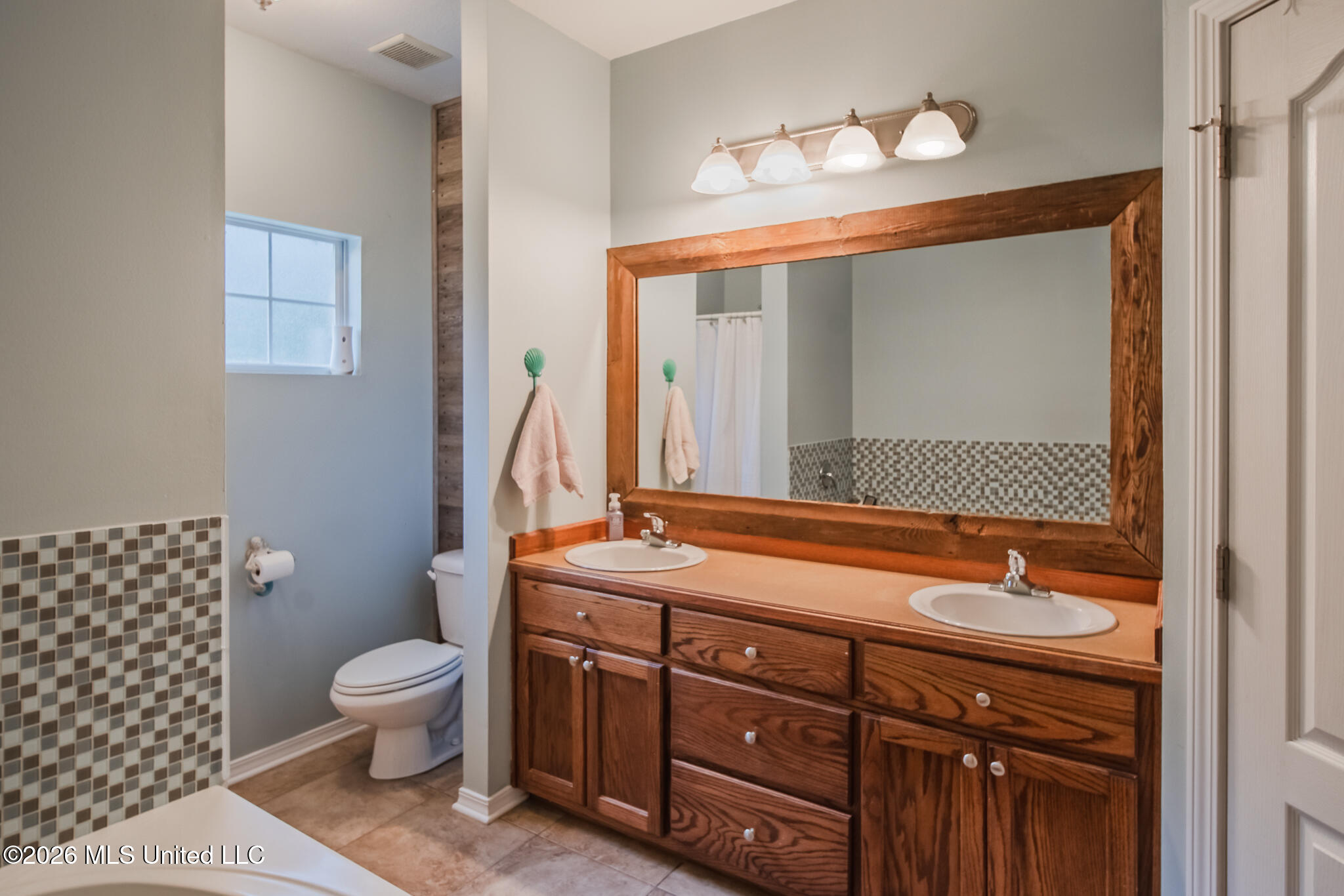 21645 E Ridge Drive Property Photo 36