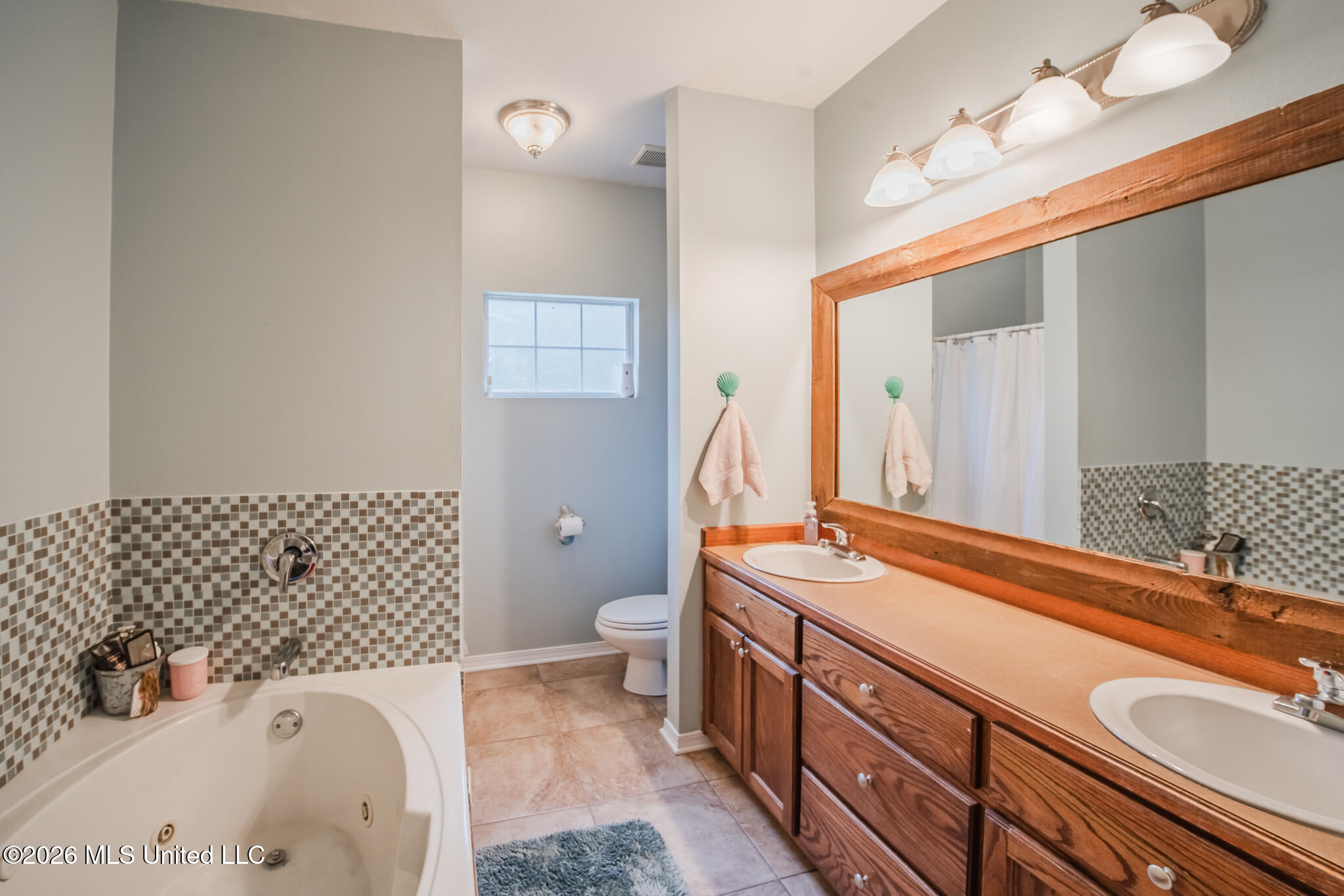 21645 E Ridge Drive Property Photo 38