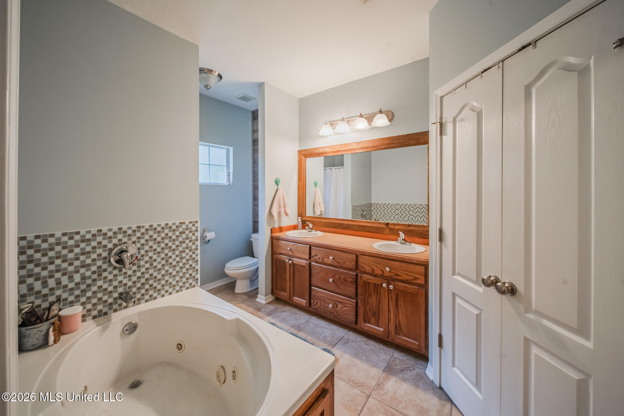 21645 E Ridge Drive Property Photo 39