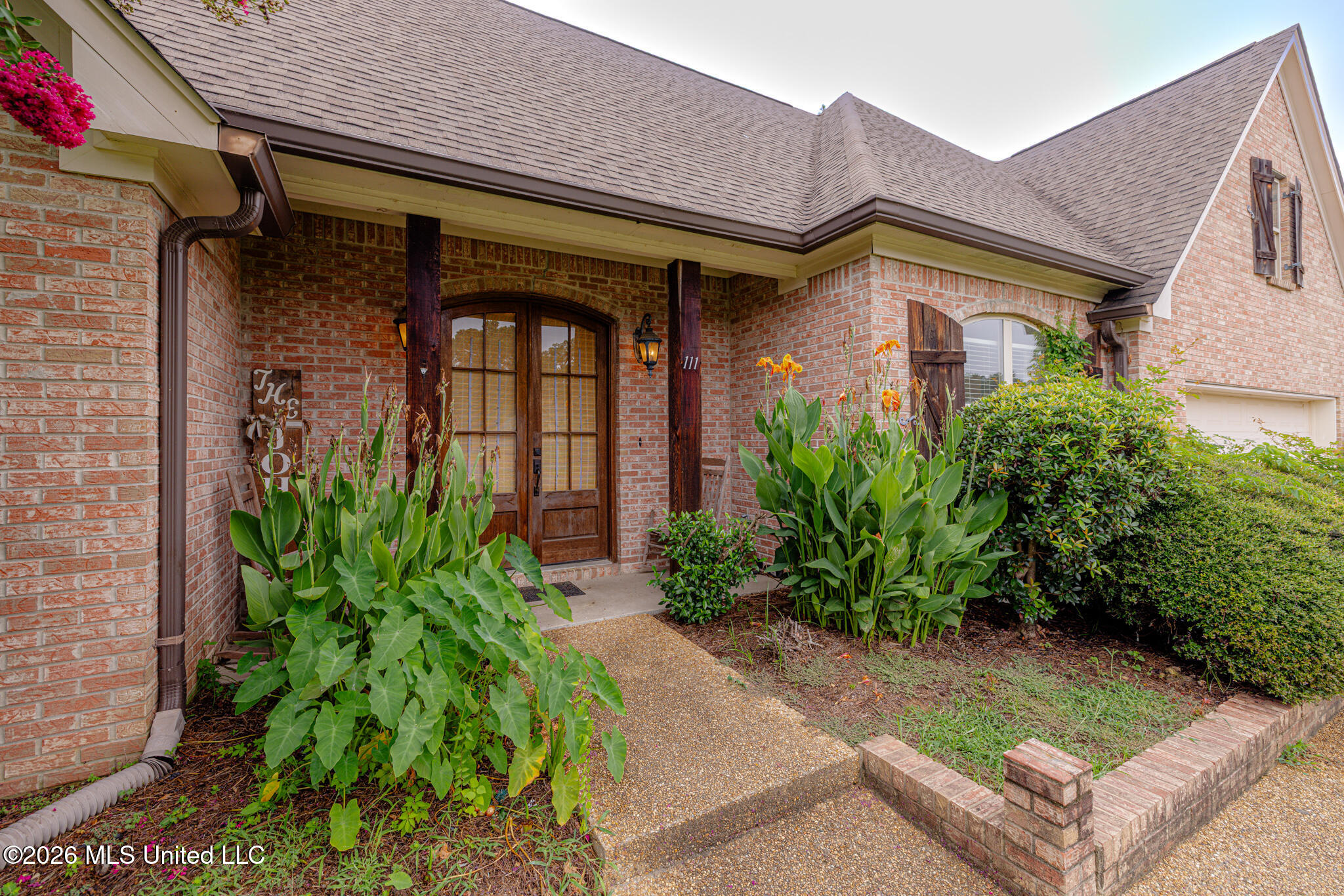 111 Hallmark Place Property Photo 4