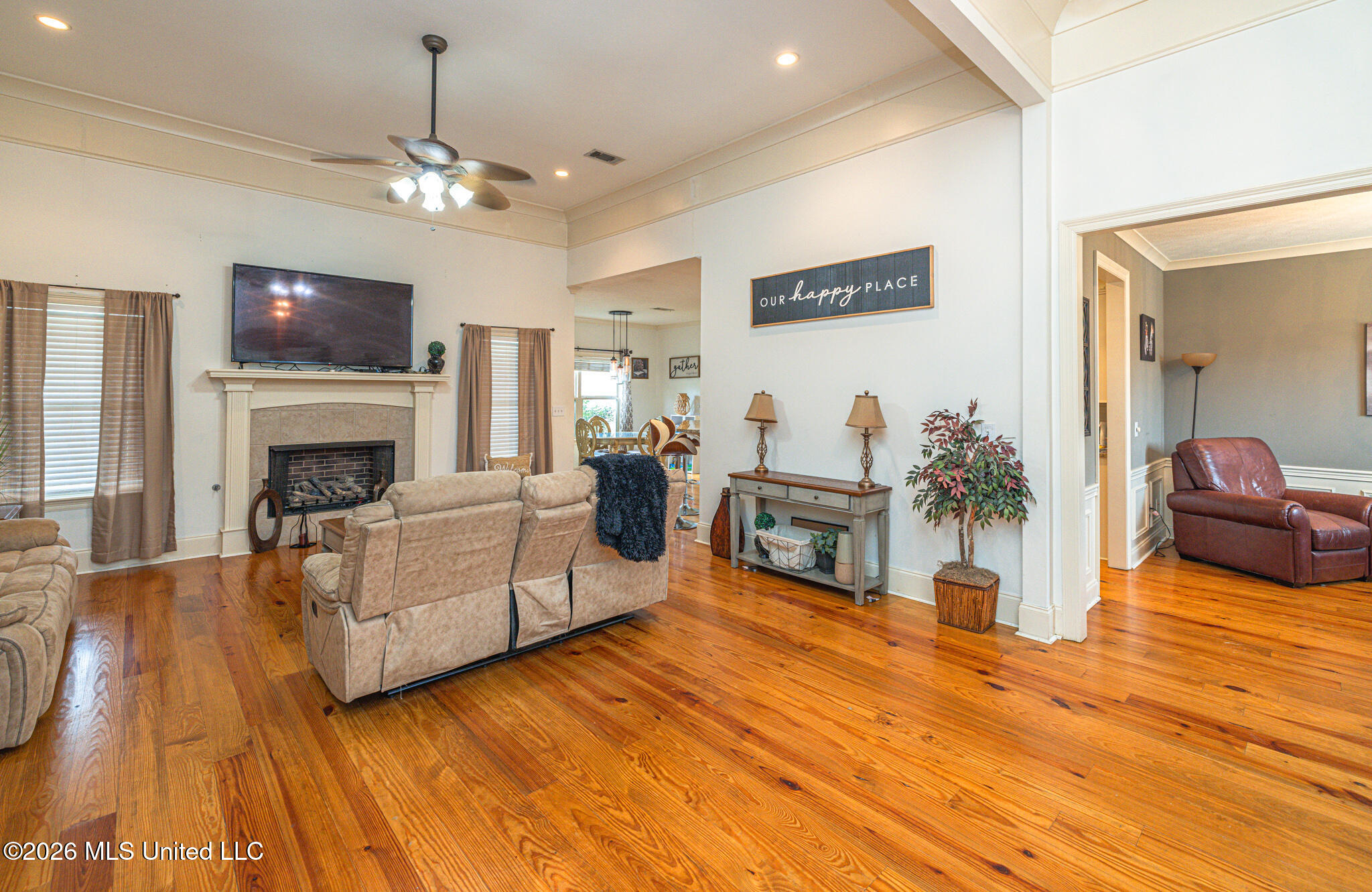 111 Hallmark Place Property Photo 6