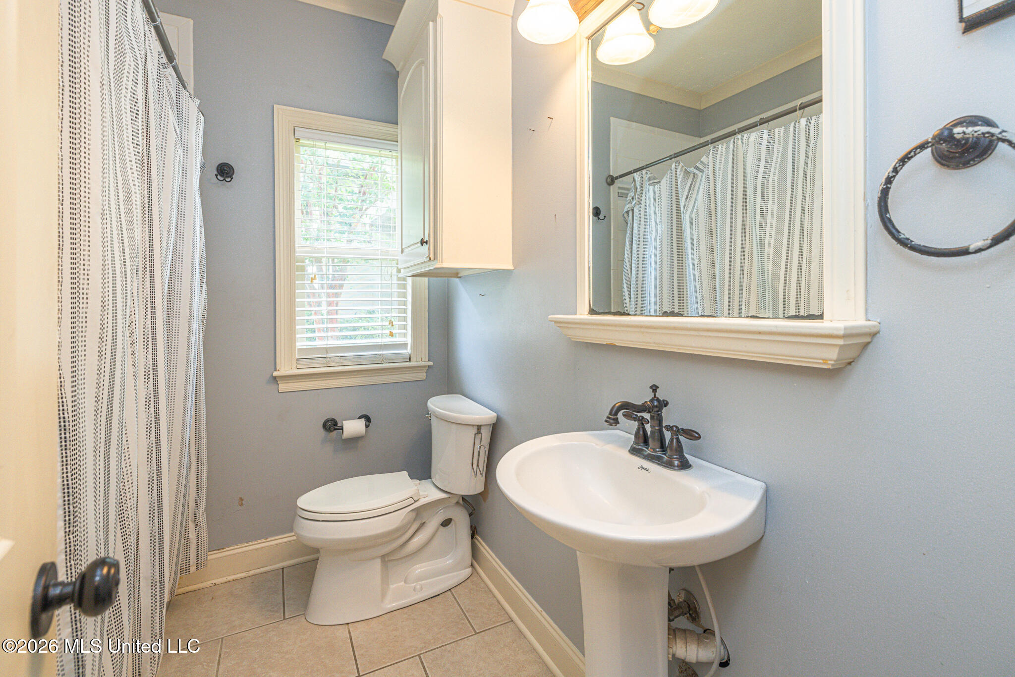 111 Hallmark Place Property Photo 9