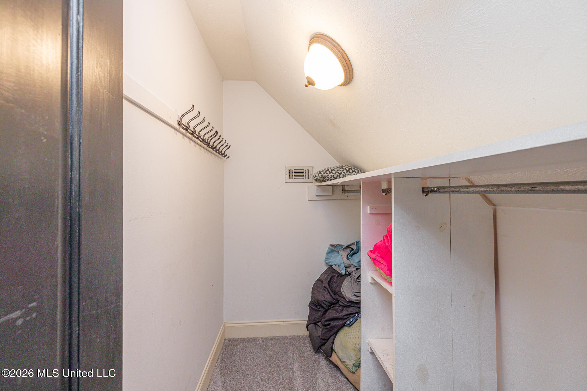 111 Hallmark Place Property Photo 23