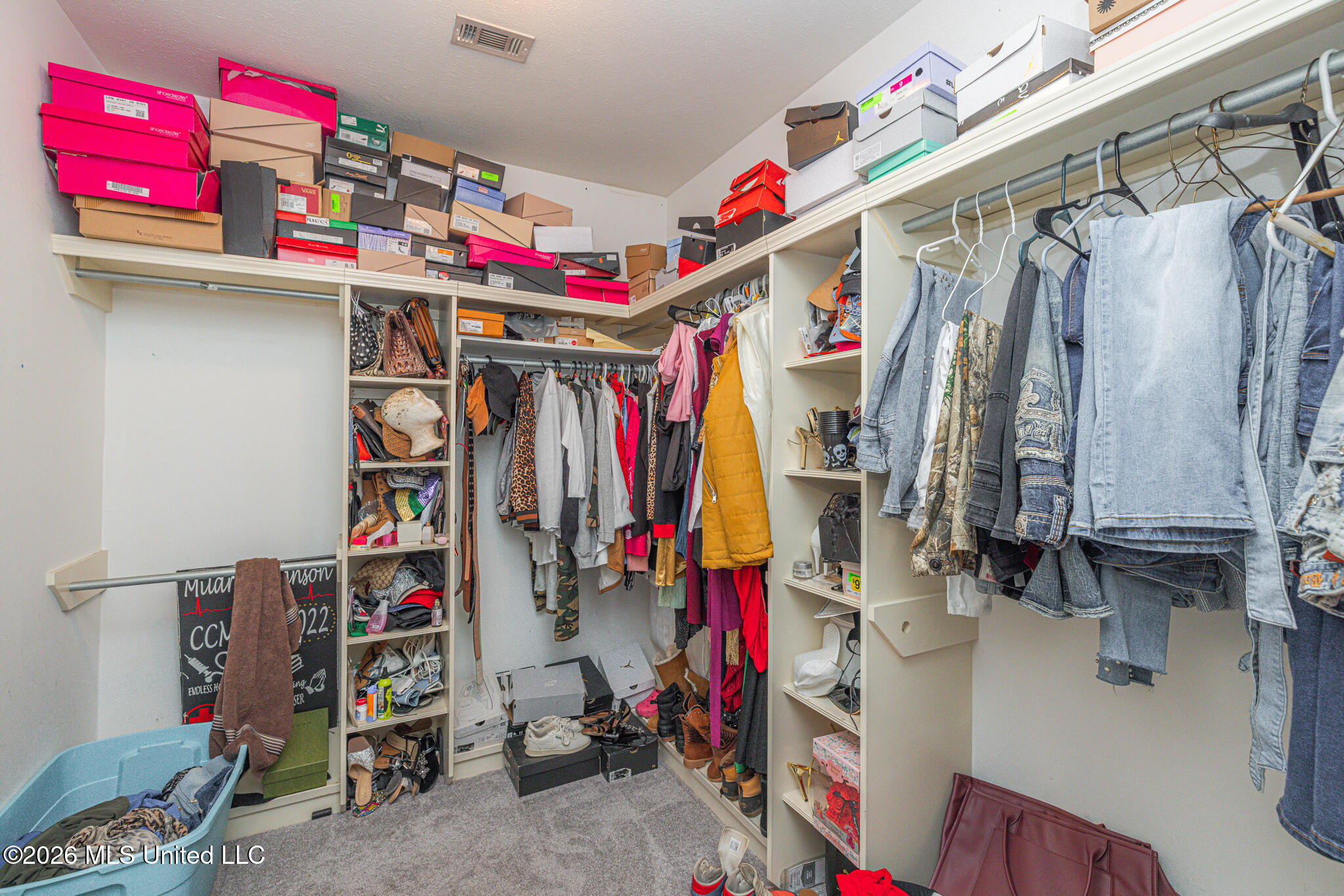 111 Hallmark Place Property Photo 28