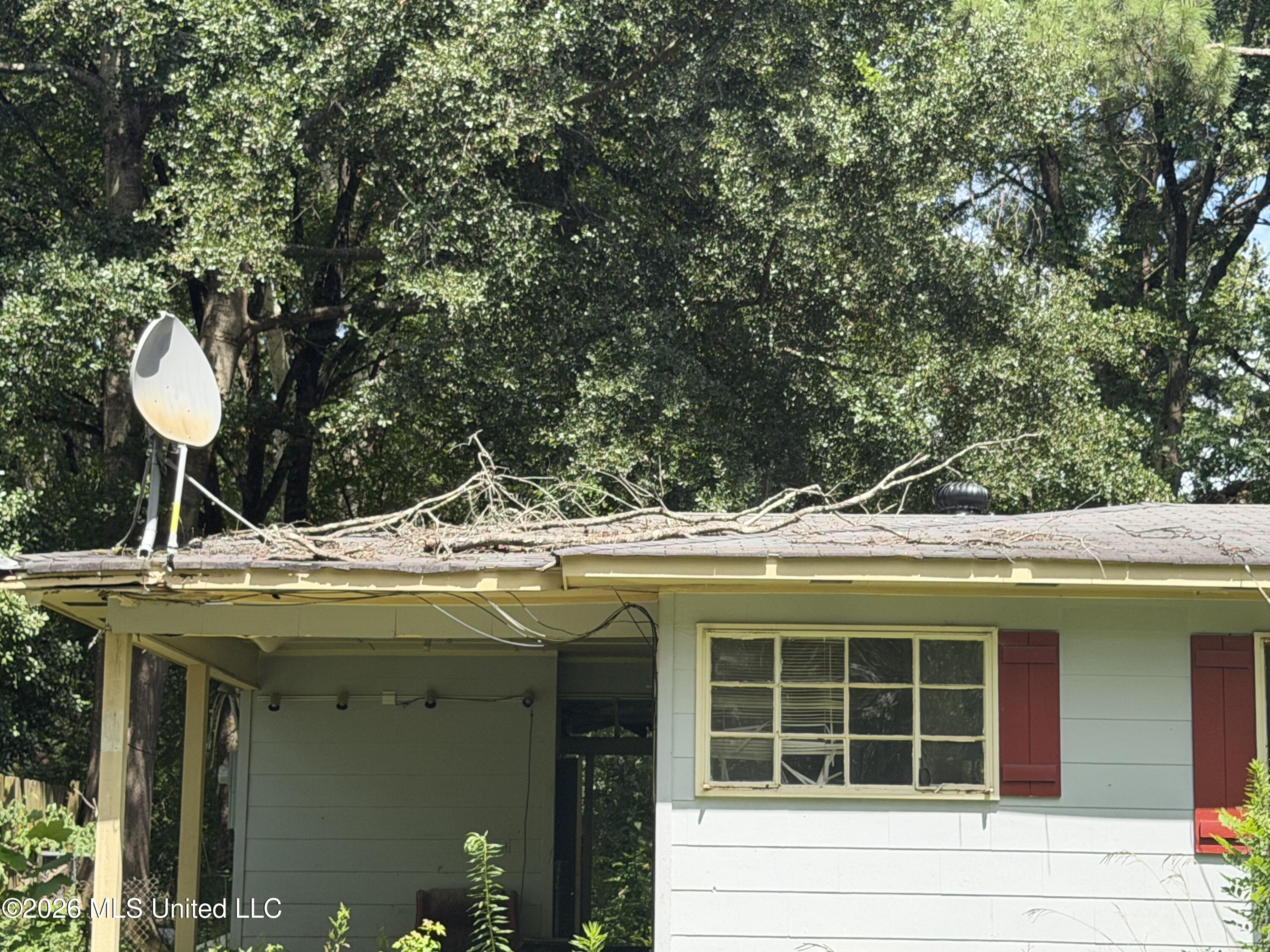 3040 Woodside Drive Property Photo 2