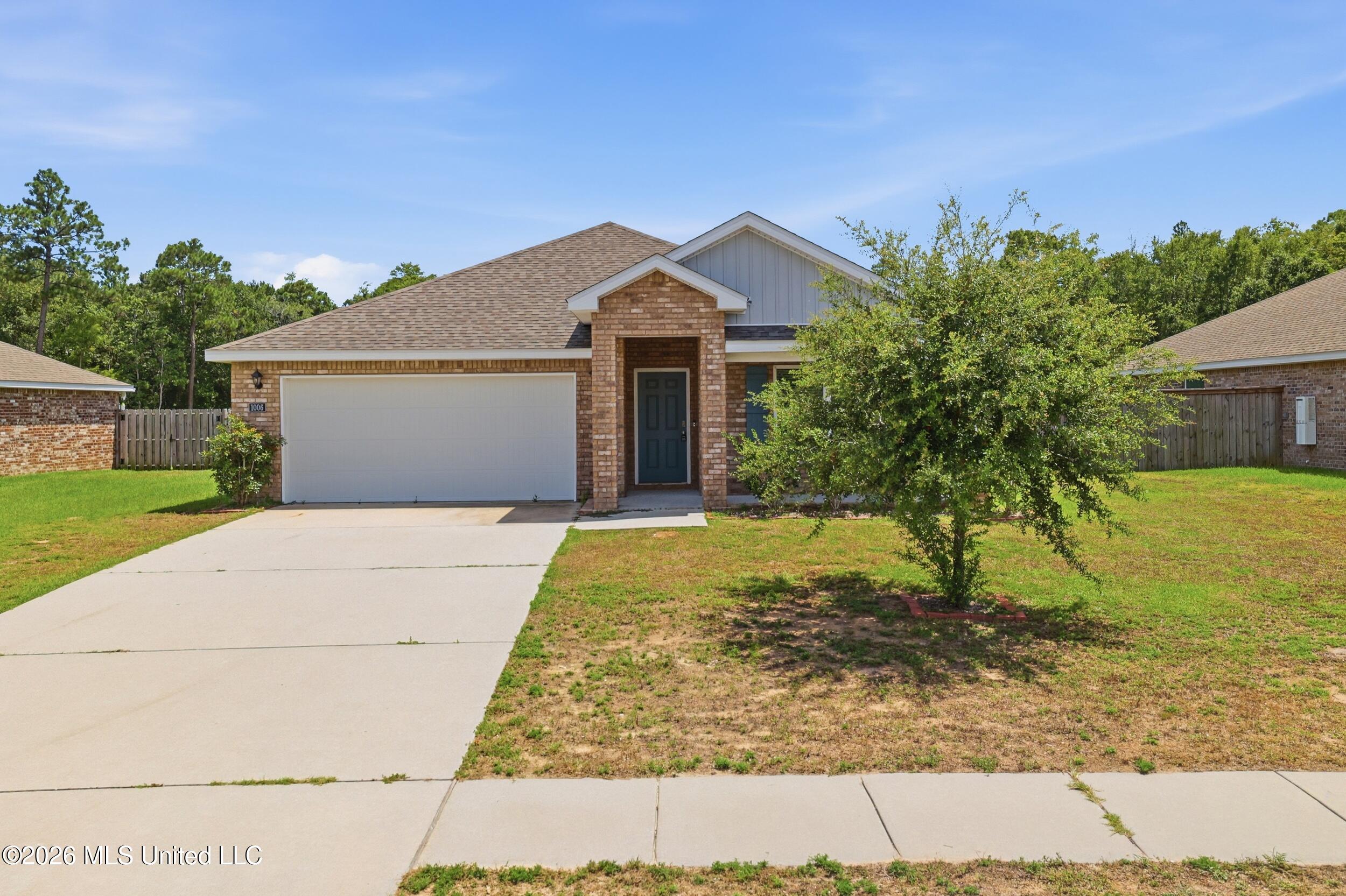 1006 Enclave Circle Property Photo 1